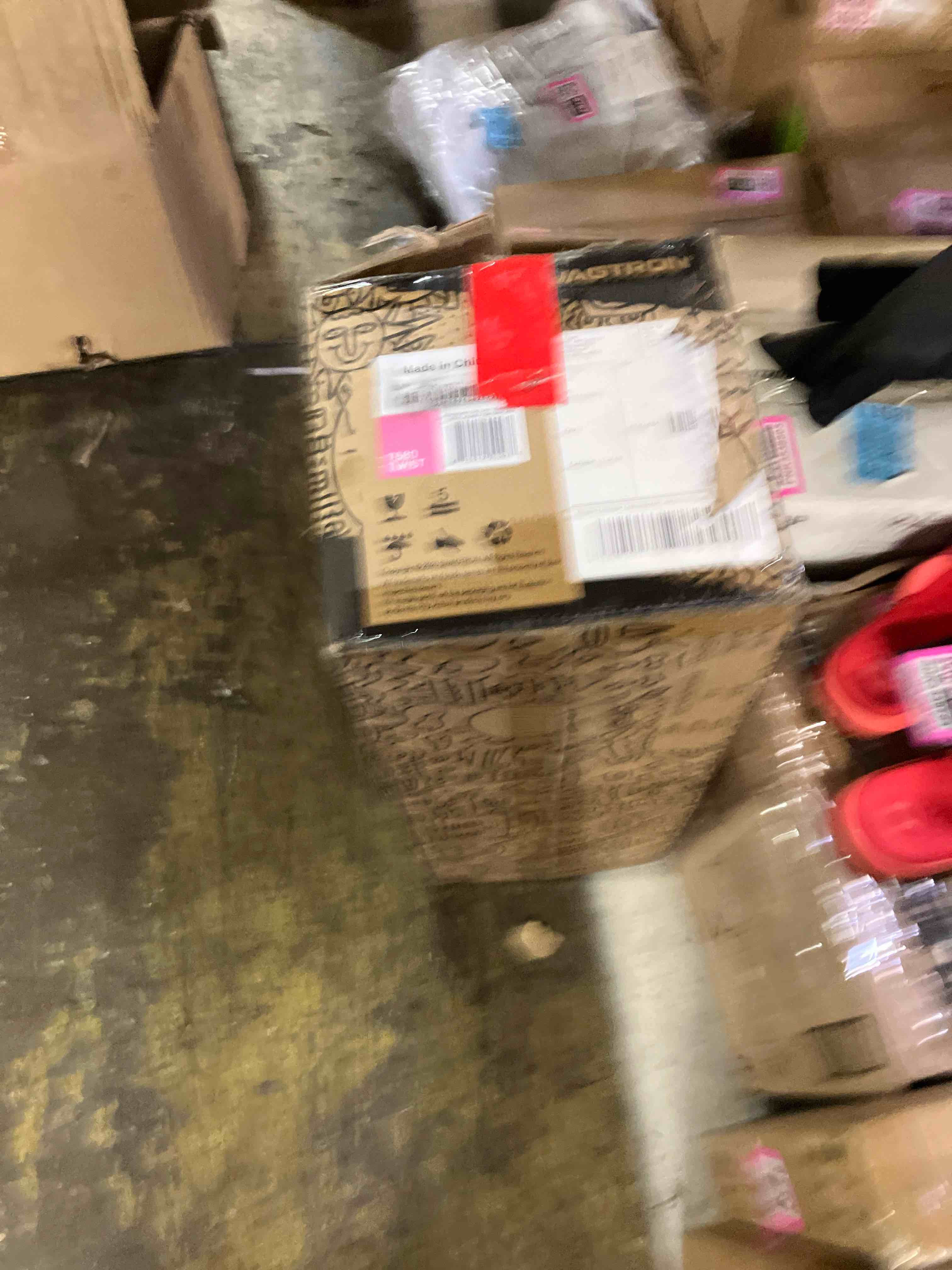 https://s3.amazonaws.com/lotting-images-prod/phillipi/TEA1209515_1753992464341.jpeg