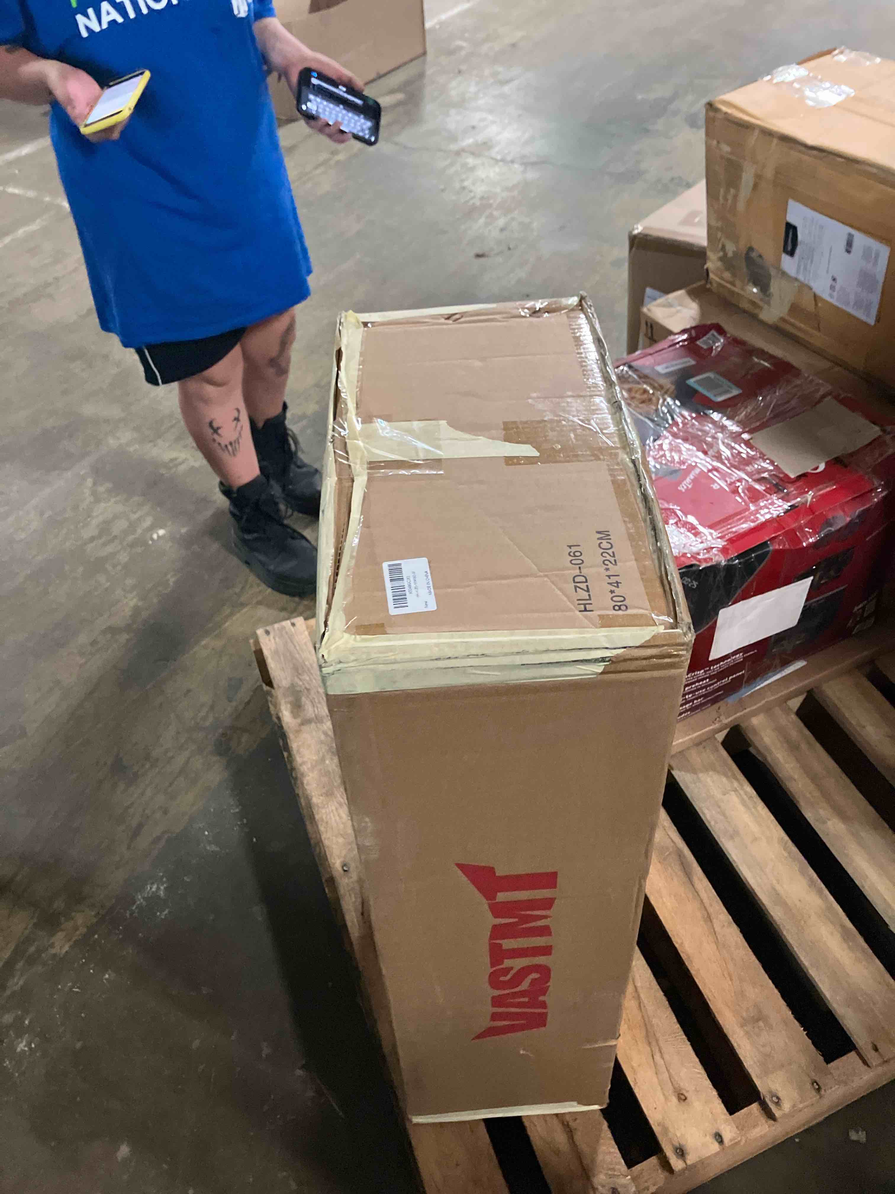 https://s3.amazonaws.com/lotting-images-prod/phillipi/TEA1209684_1755612285243.jpeg