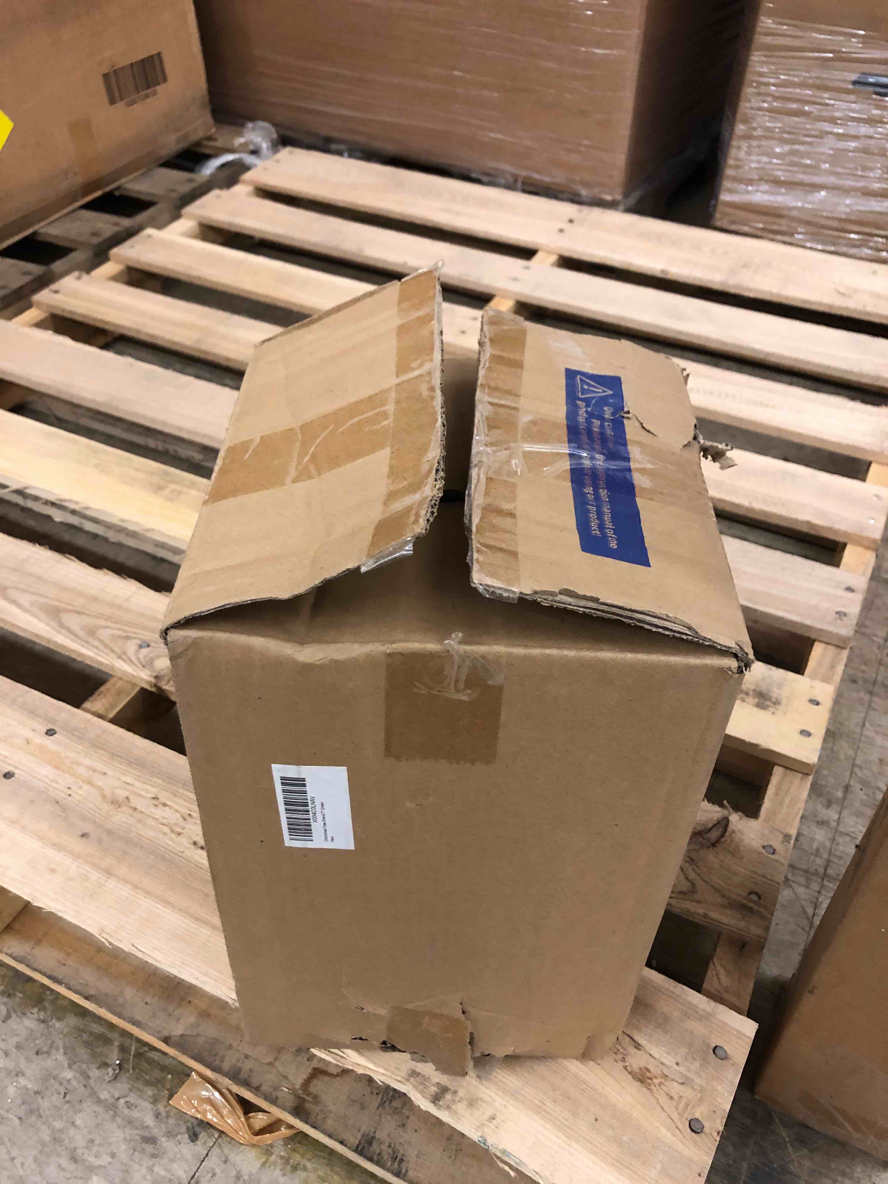 https://s3.amazonaws.com/lotting-images-prod/phillipi/TEA1210109_1739908267458.jpeg