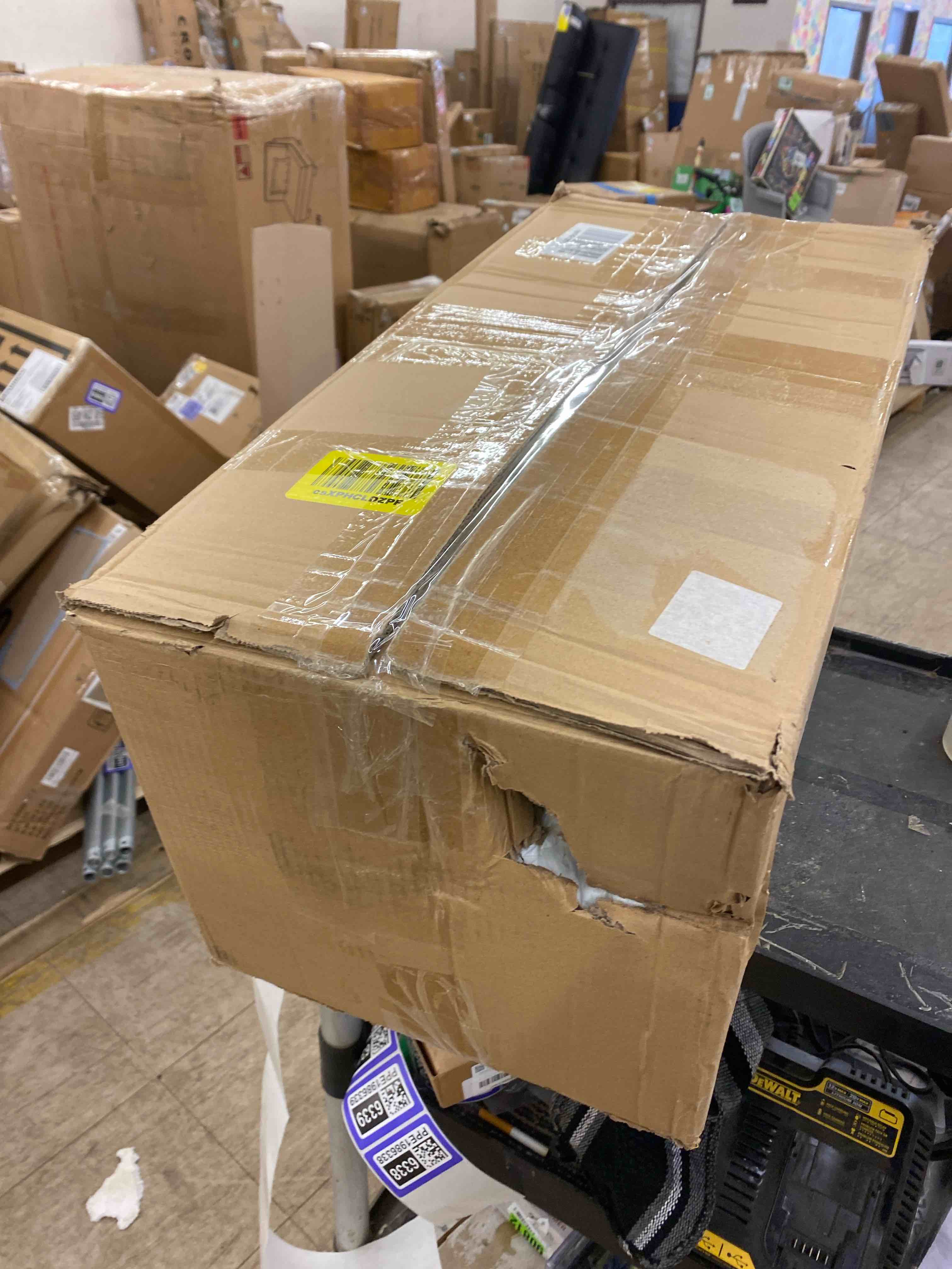 https://s3.amazonaws.com/lotting-images-prod/phillipi/TEA1211244_1744458907455.jpeg