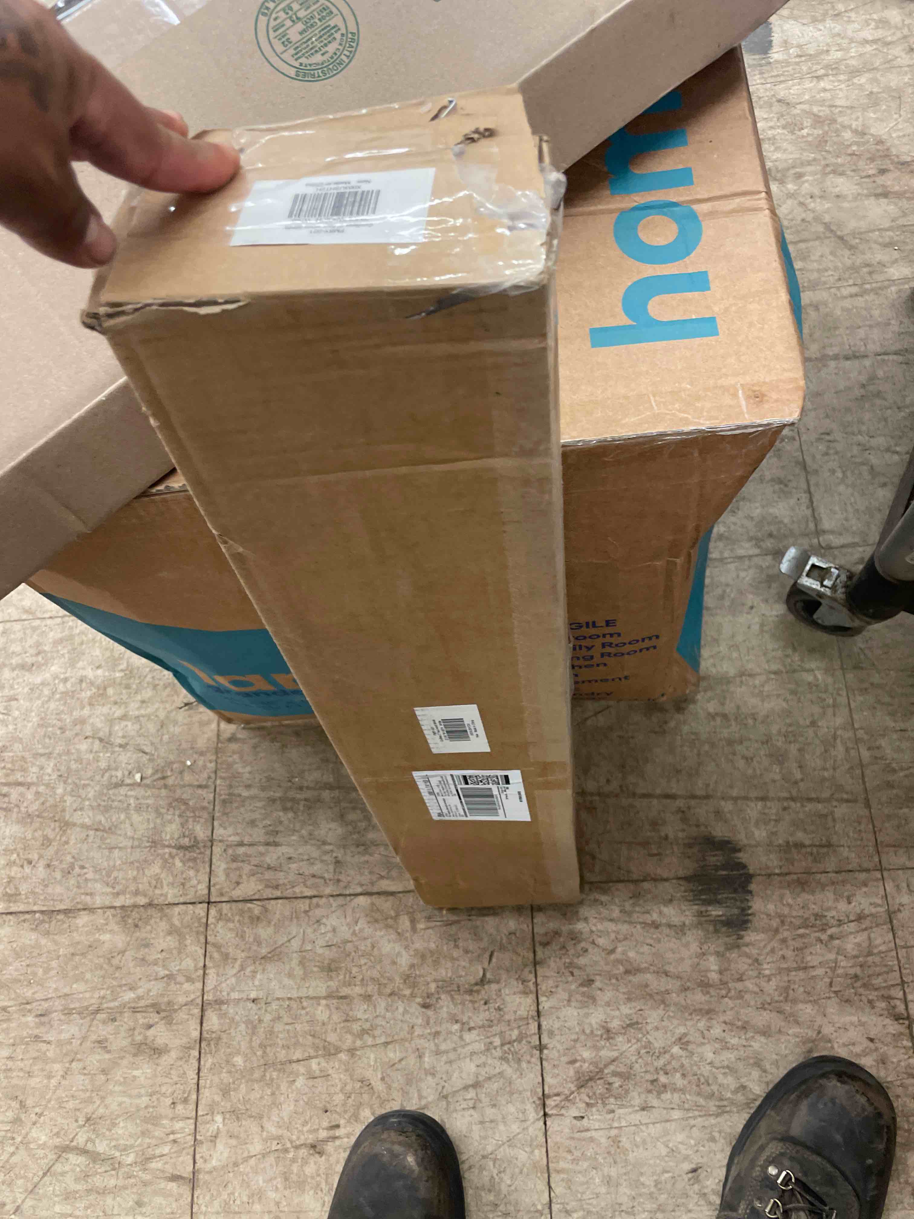 https://s3.amazonaws.com/lotting-images-prod/phillipi/TEA1211533_1745077275857.jpeg