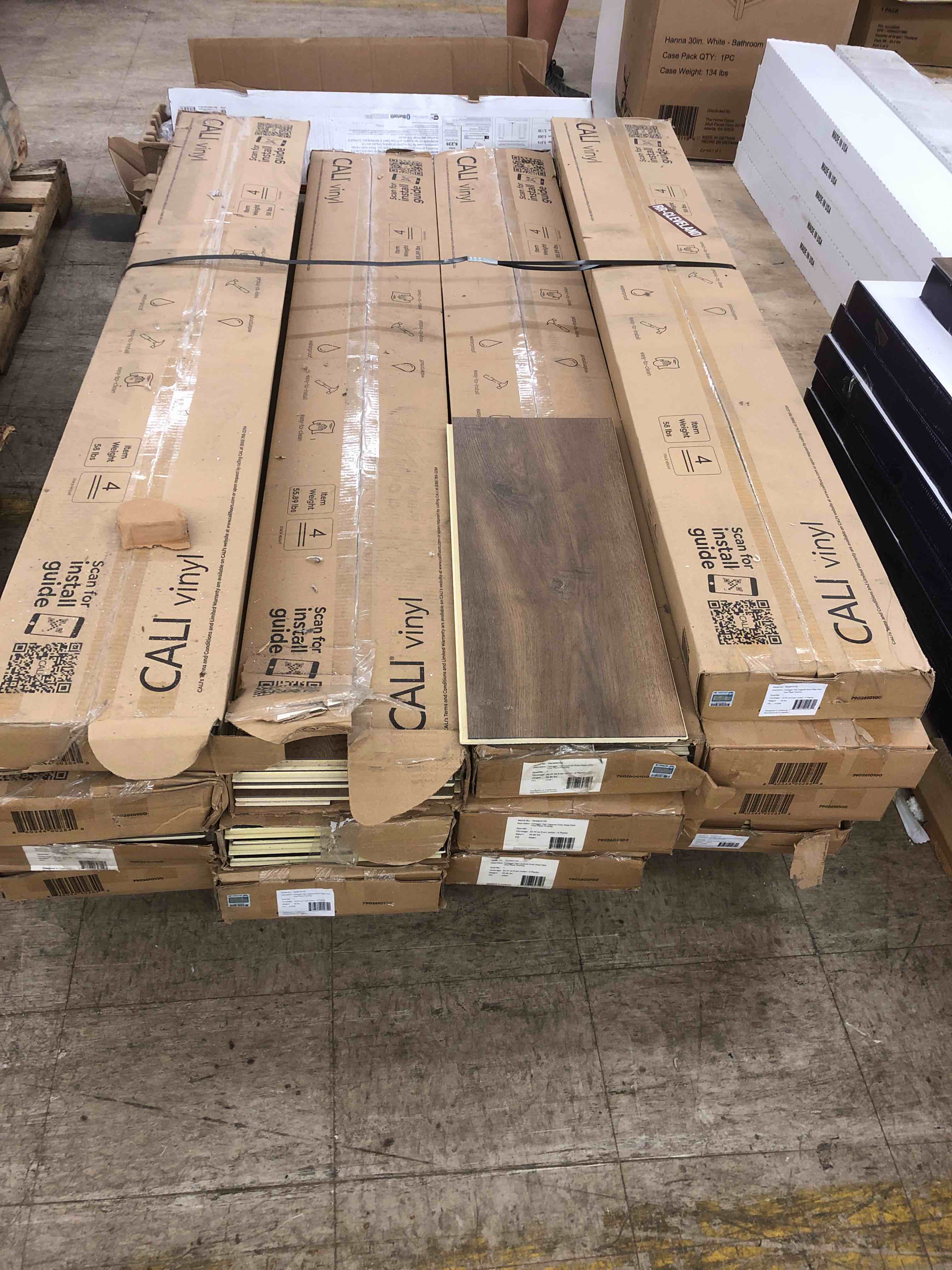 https://s3.amazonaws.com/lotting-images-prod/phillipi/TEA1212950_1755018427608.jpeg