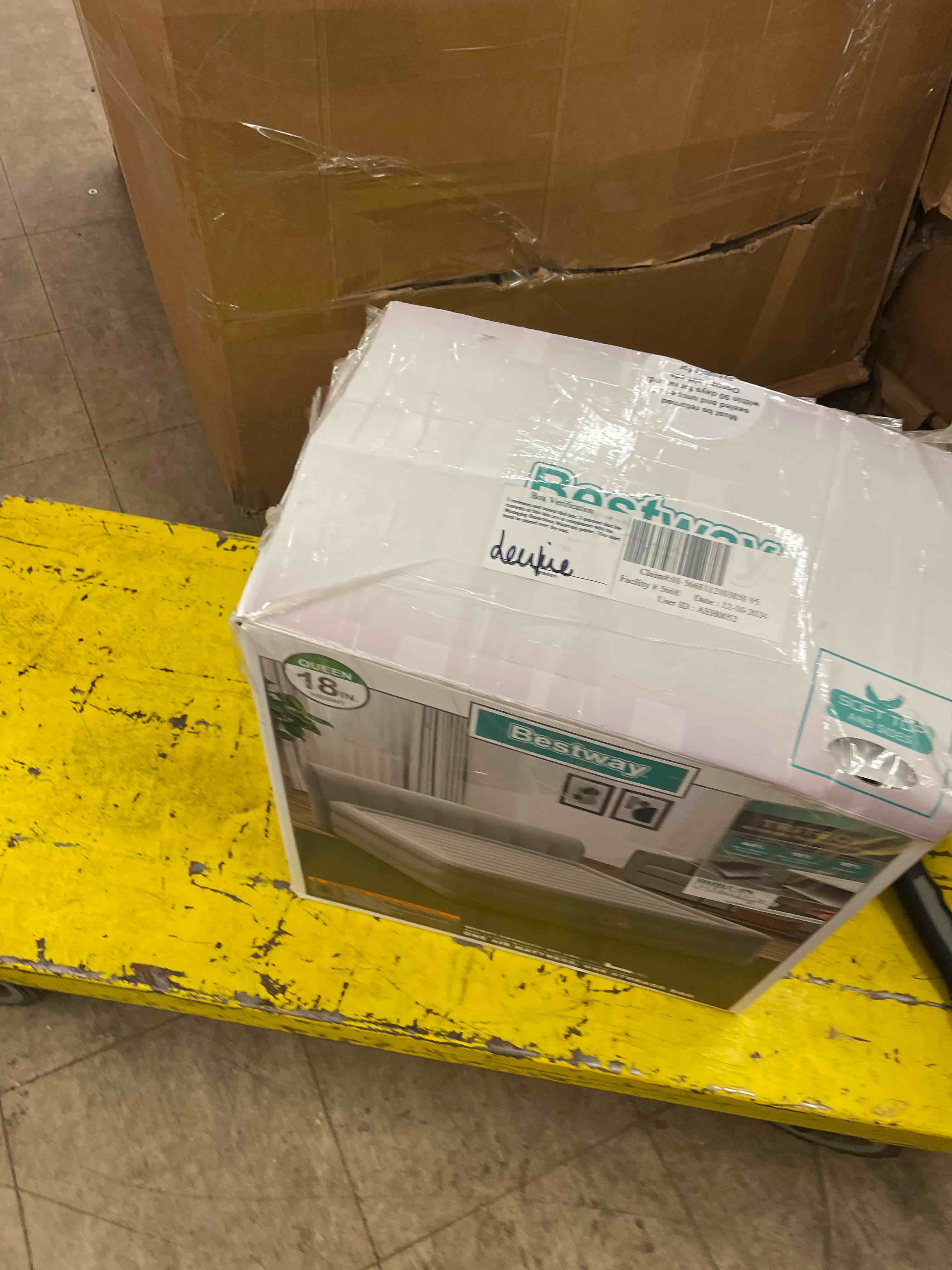 https://s3.amazonaws.com/lotting-images-prod/phillipi/TEA1213414_1740160361996.jpeg