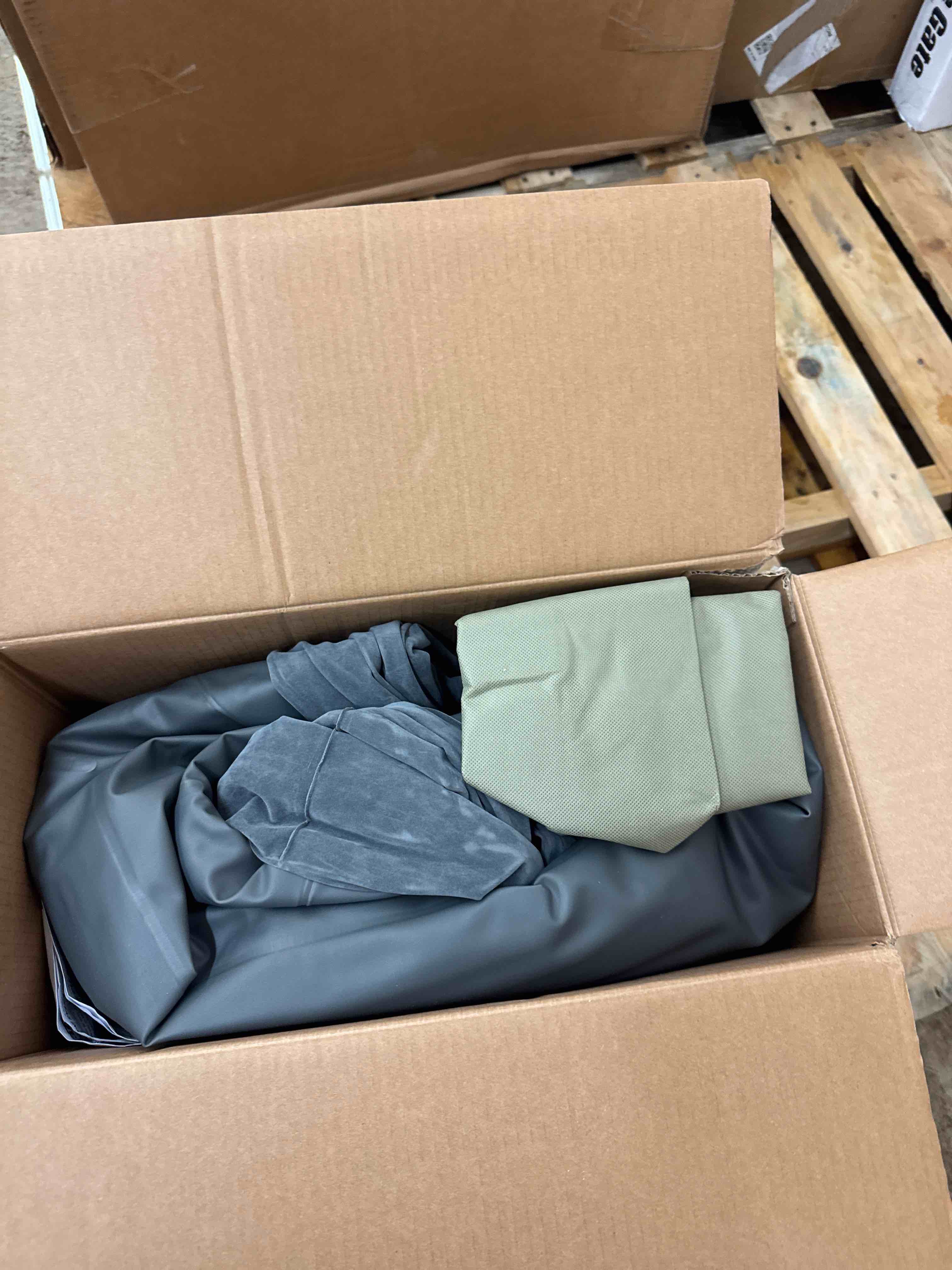 https://s3.amazonaws.com/lotting-images-prod/phillipi/TEA1213725_1740689300095.jpeg
