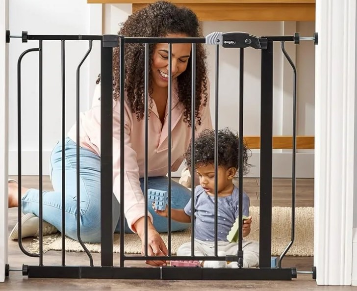 Regalo Easy Step 38.5-Inch Wide Walk Thru Baby Gate, Black, Metal