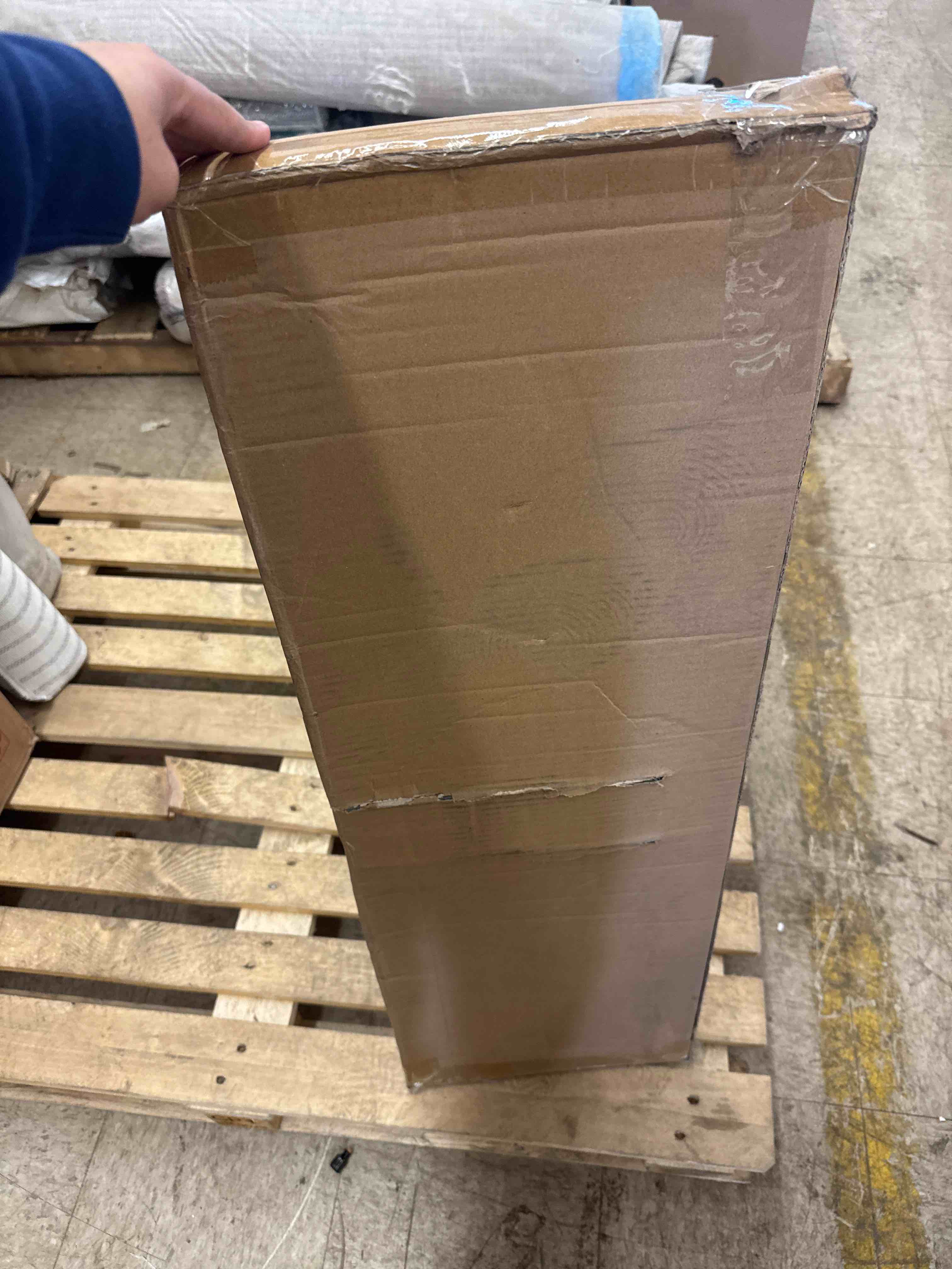 https://s3.amazonaws.com/lotting-images-prod/phillipi/TEA1214949_1742323041941.jpeg