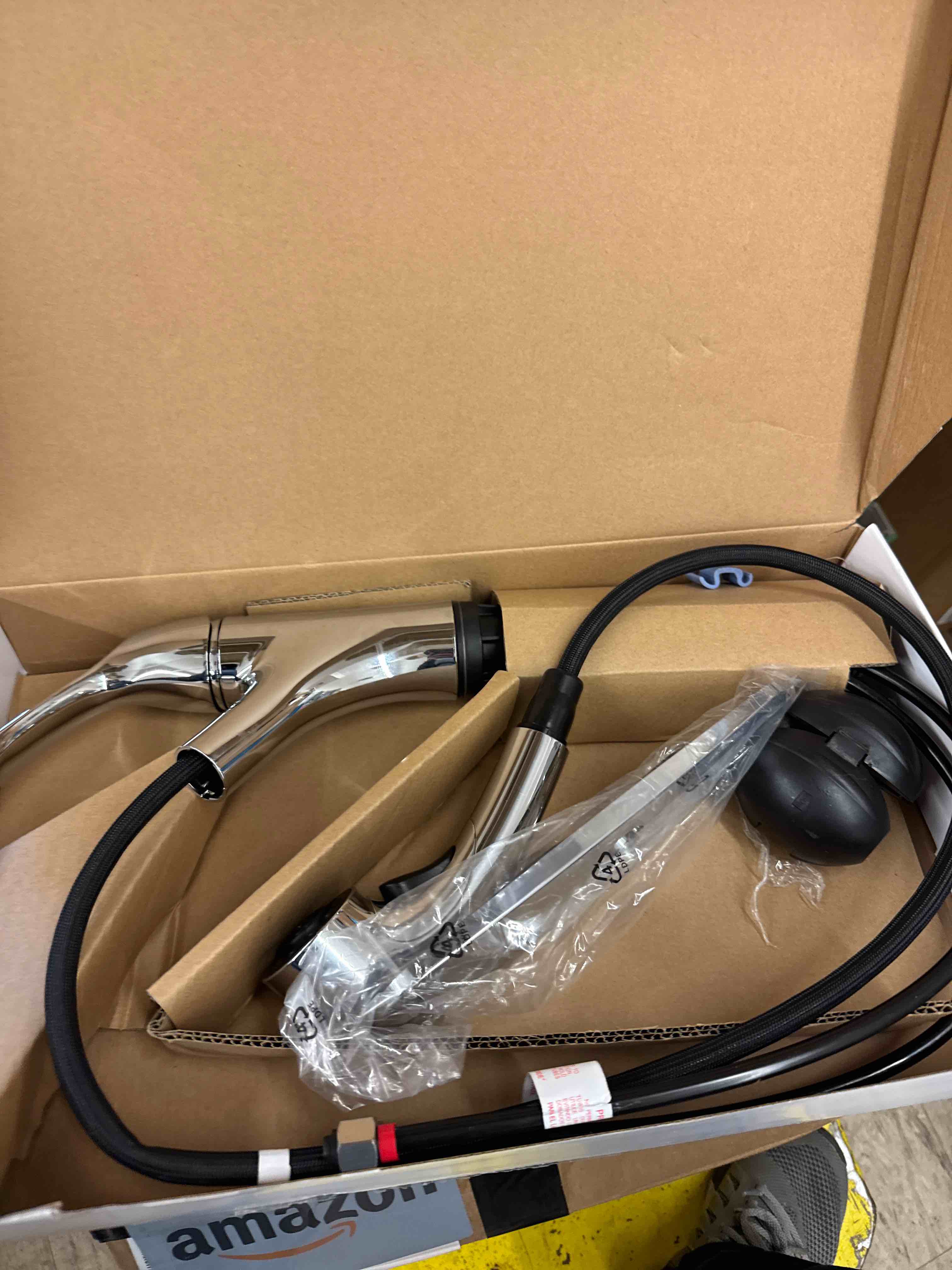 https://s3.amazonaws.com/lotting-images-prod/phillipi/TEA1215602_1743521997109.jpeg