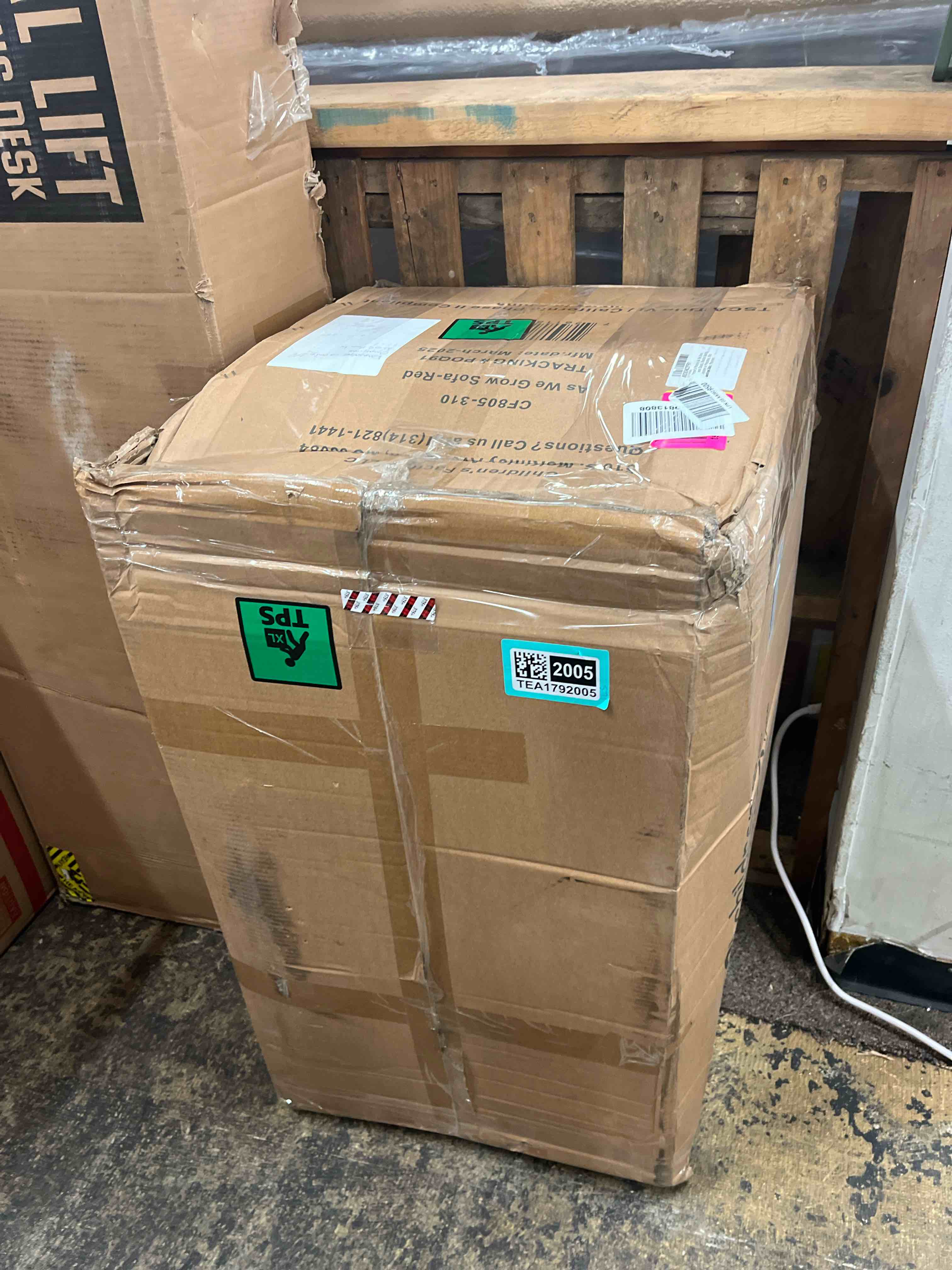 https://s3.amazonaws.com/lotting-images-prod/phillipi/TEA1792005_1760458940516.jpeg