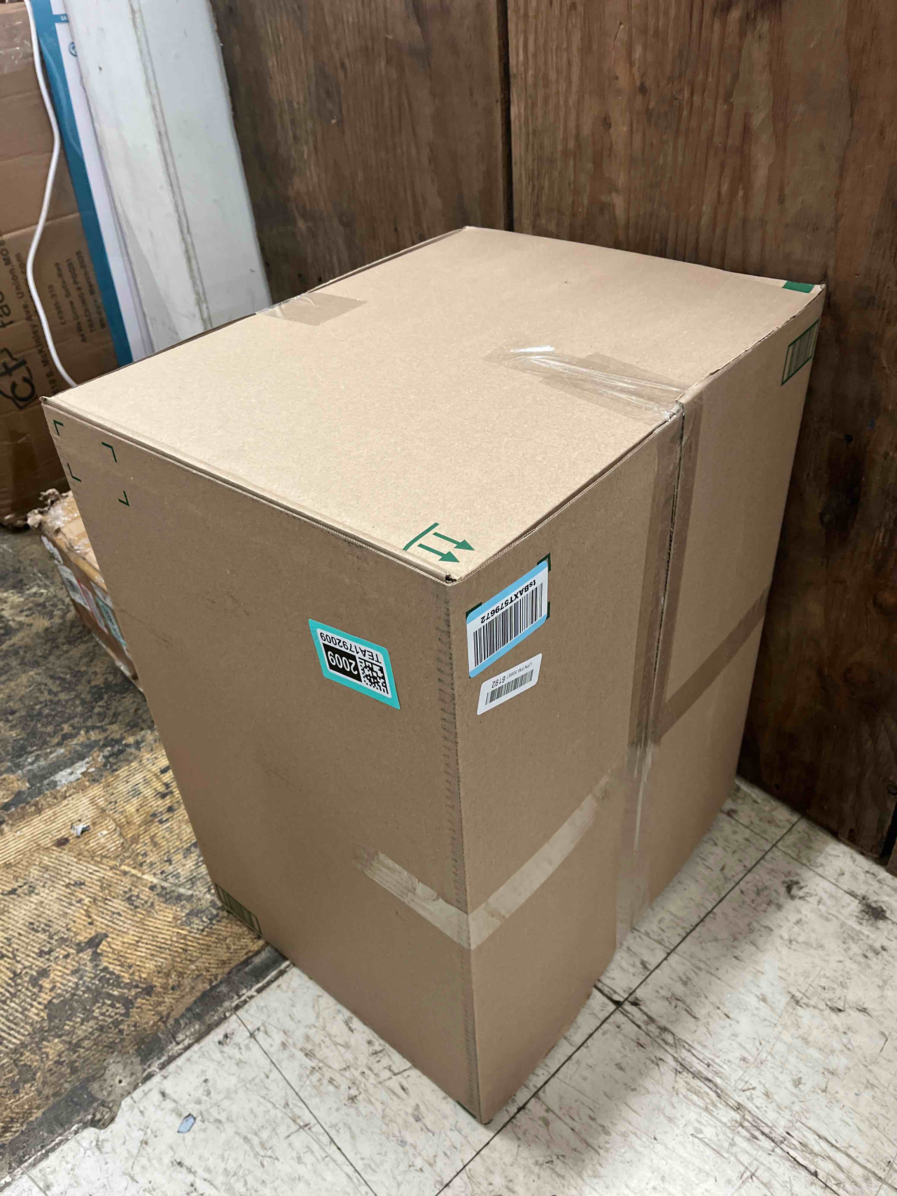 https://s3.amazonaws.com/lotting-images-prod/phillipi/TEA1792009_1760459210743.jpeg