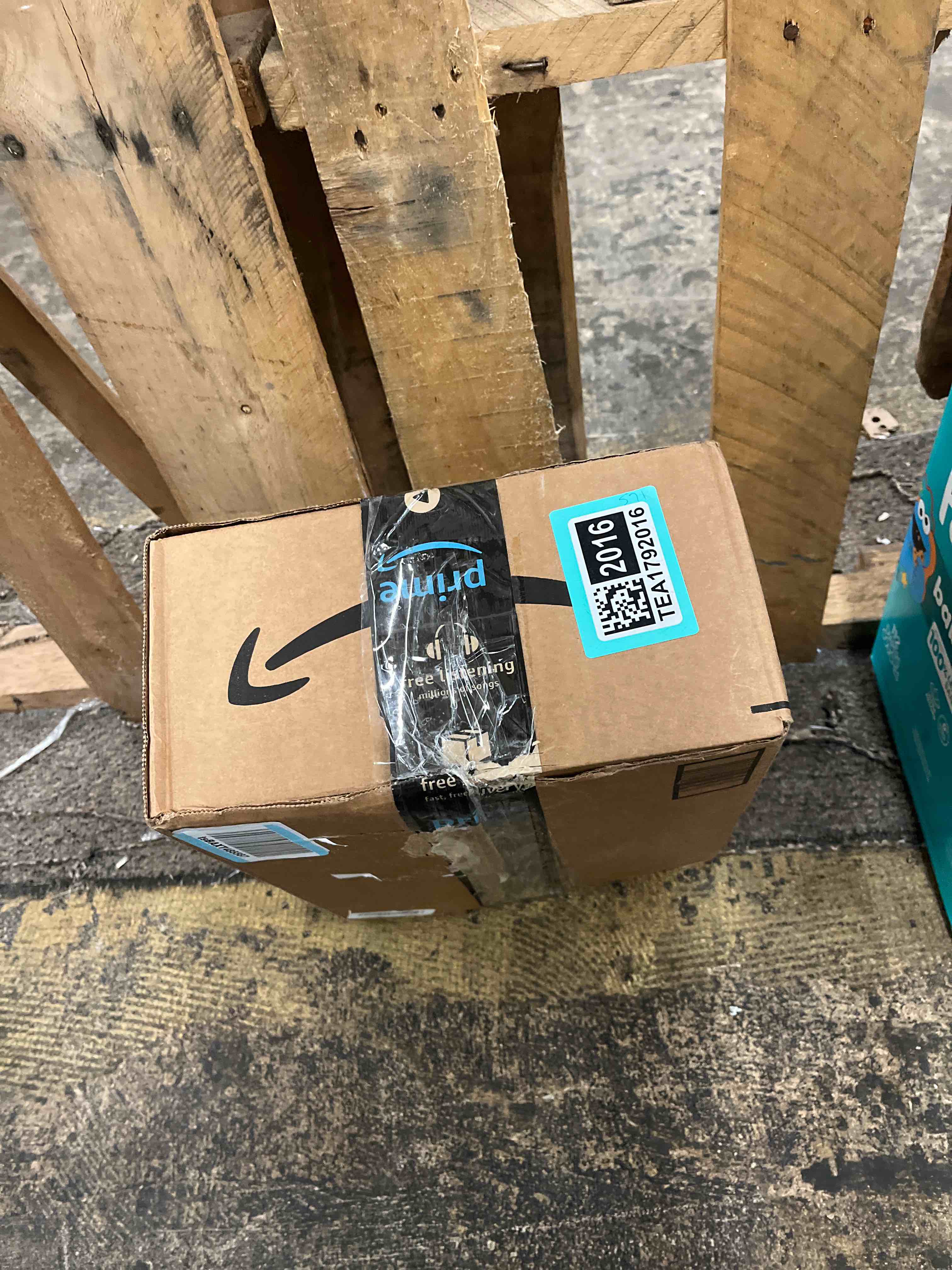 https://s3.amazonaws.com/lotting-images-prod/phillipi/TEA1792016_1760460353699.jpeg