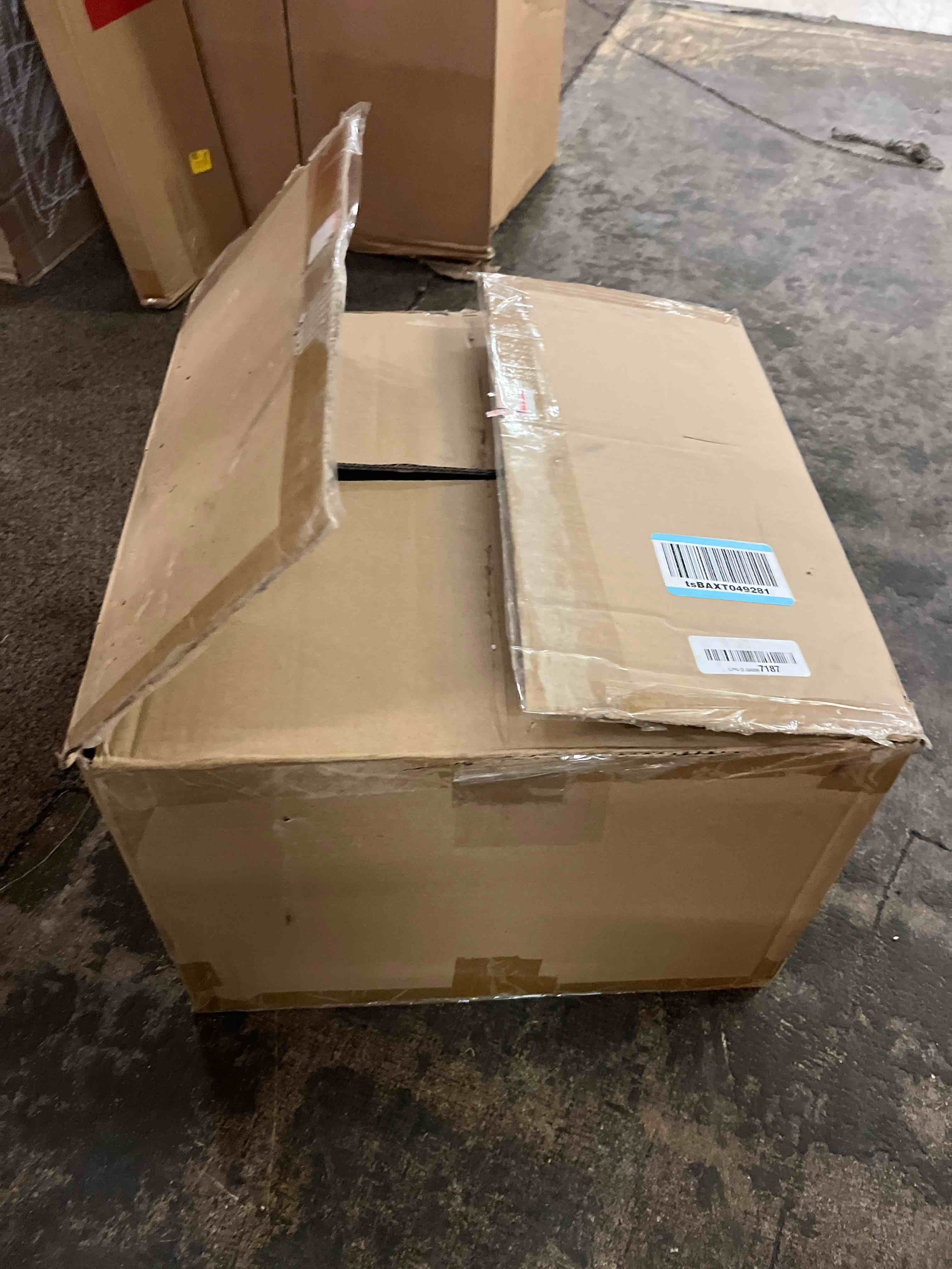 https://s3.amazonaws.com/lotting-images-prod/phillipi/TEA1792286_1760998633772.jpeg