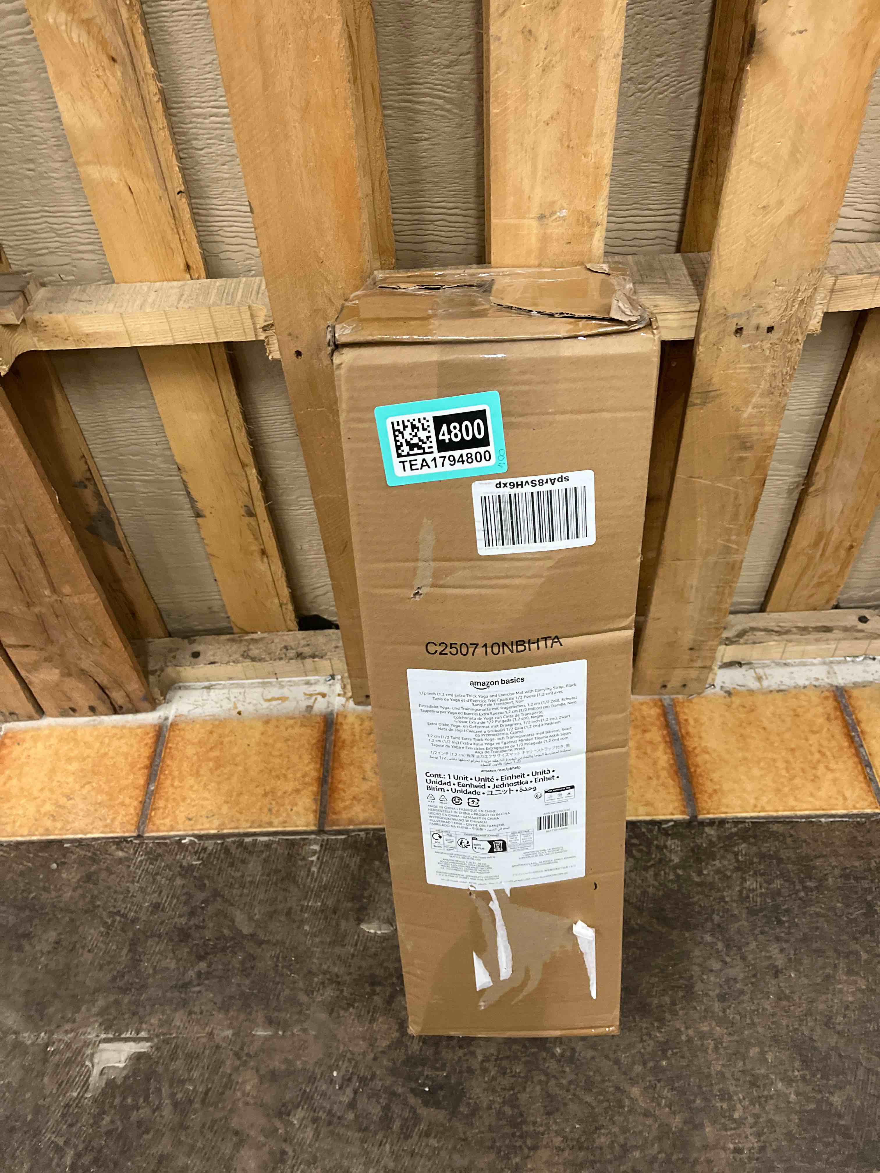 Condition photo showing New/Like New for Amazon Basics Extra Thick Exercise Yoga Mat with Carrying Strap