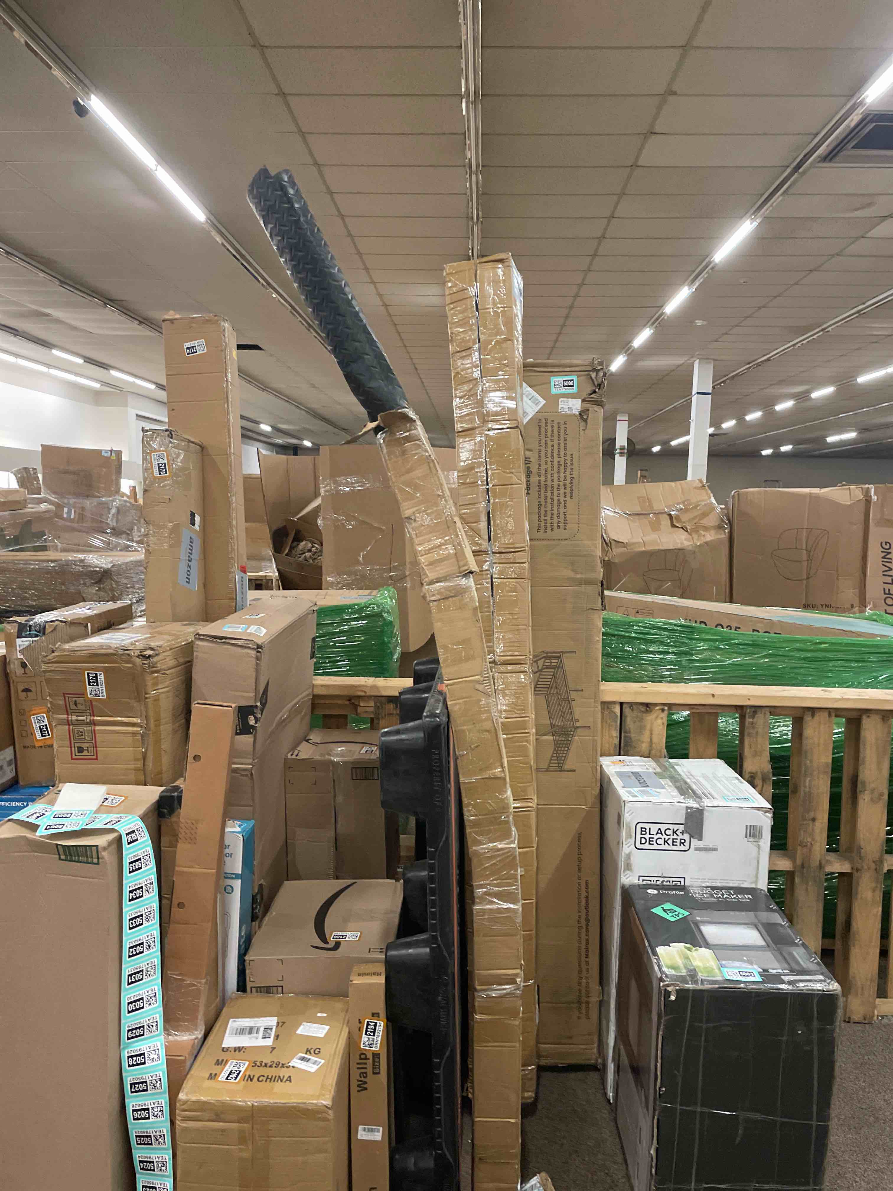 https://s3.amazonaws.com/lotting-images-prod/phillipi/TEA1795002_1754350452139.jpeg