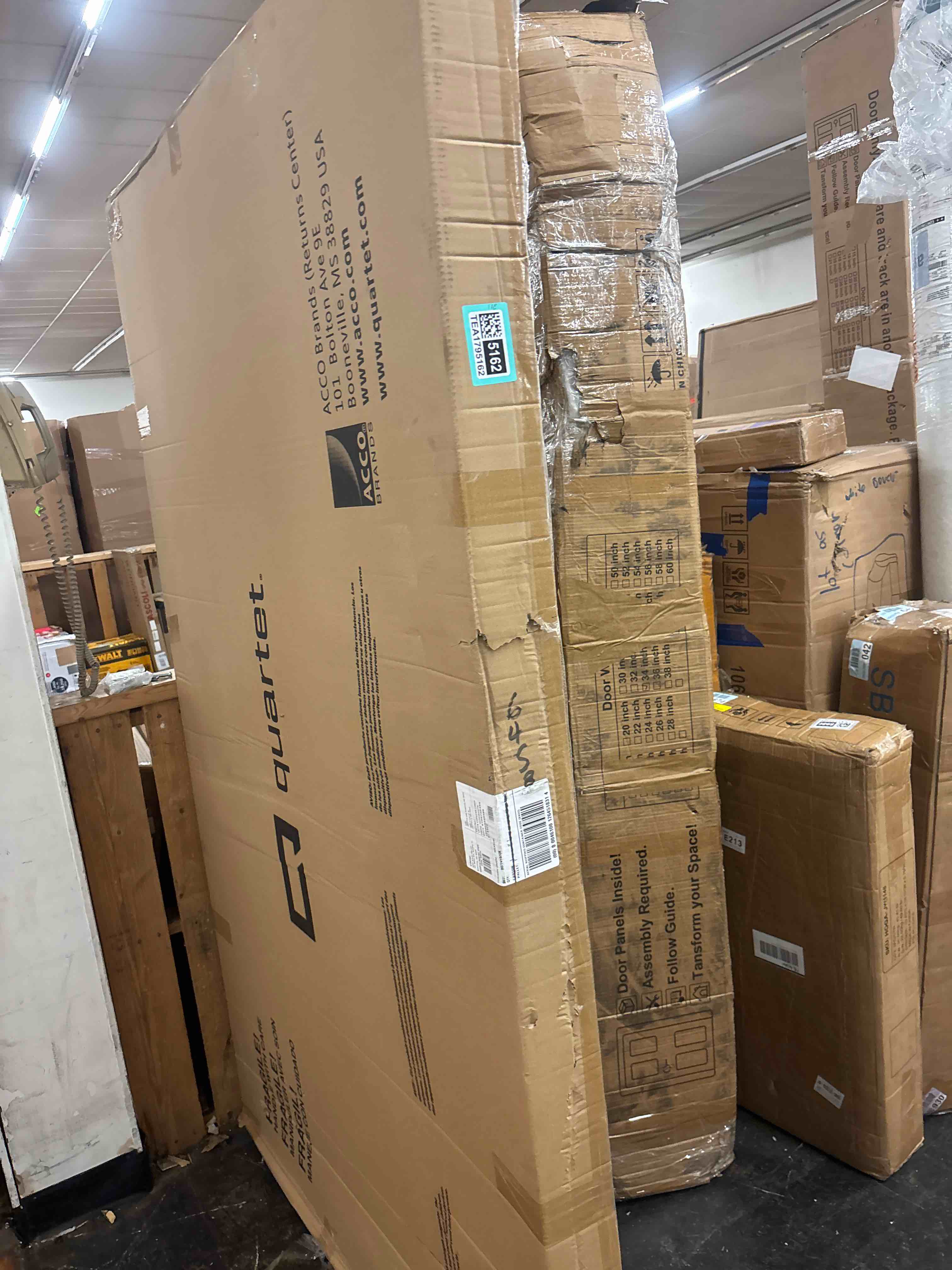 https://s3.amazonaws.com/lotting-images-prod/phillipi/TEA1795162_1754664152020.jpeg
