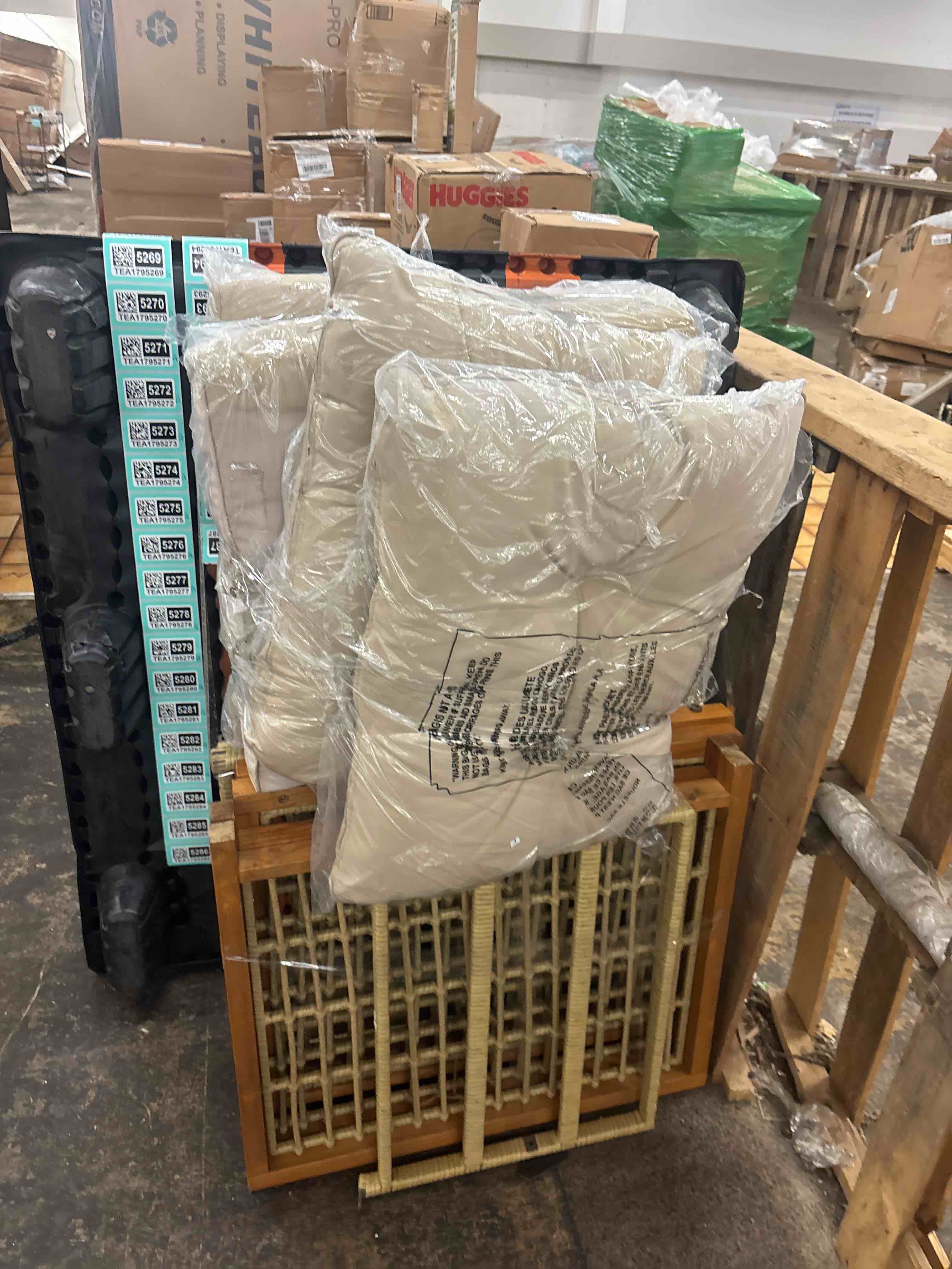 https://s3.amazonaws.com/lotting-images-prod/phillipi/TEA1795287_1755100453710.jpeg