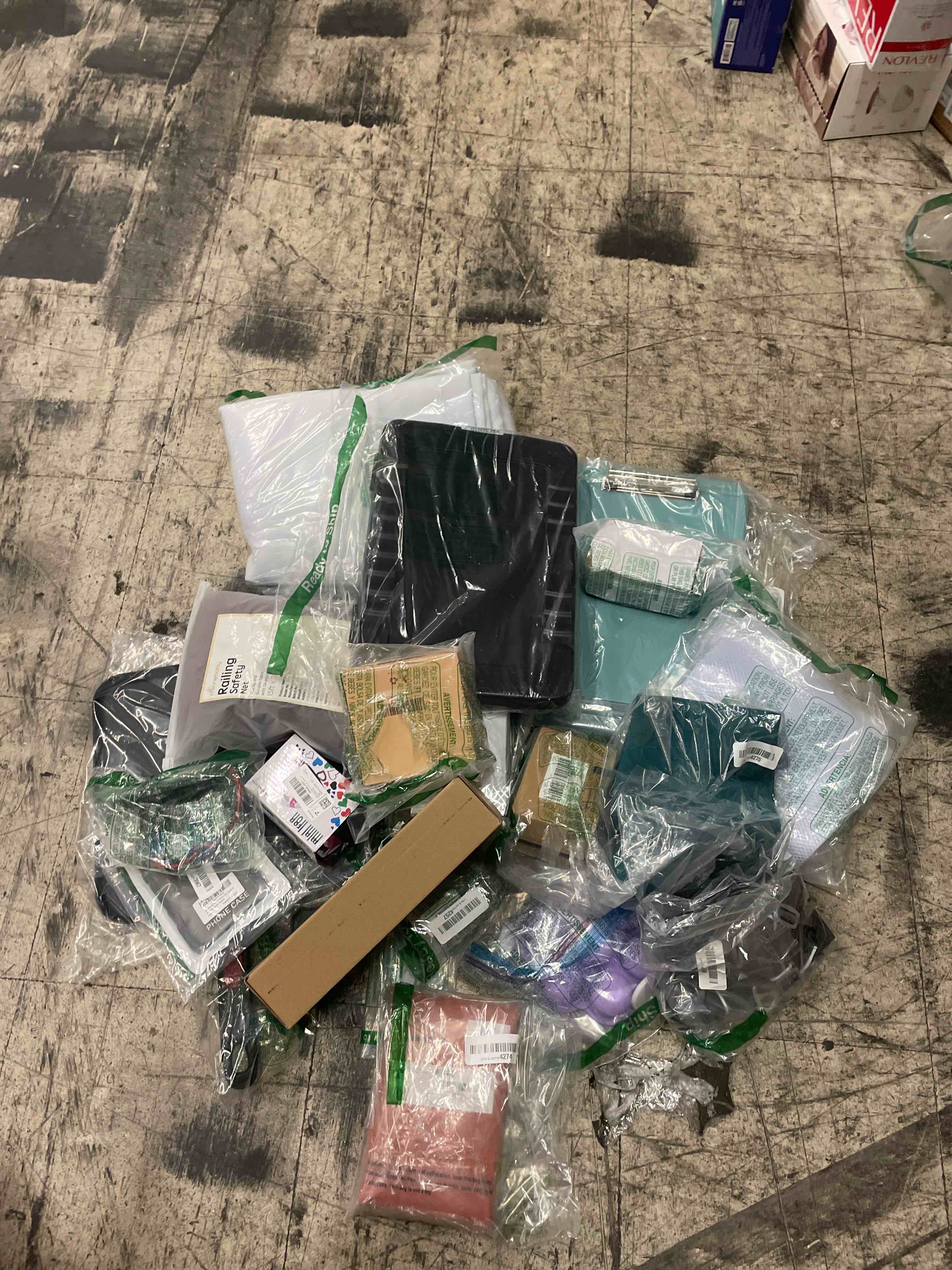 https://s3.amazonaws.com/lotting-images-prod/phillipi/TEA1795412_1755242051536.jpeg