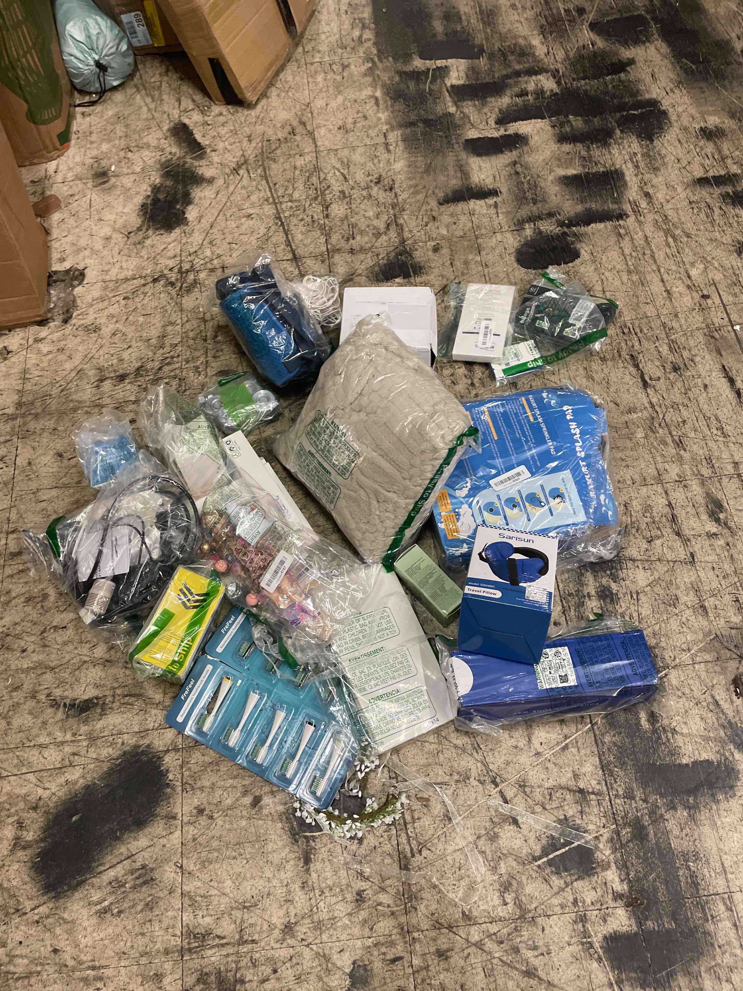 https://s3.amazonaws.com/lotting-images-prod/phillipi/TEA1795415_1755243107265.jpeg