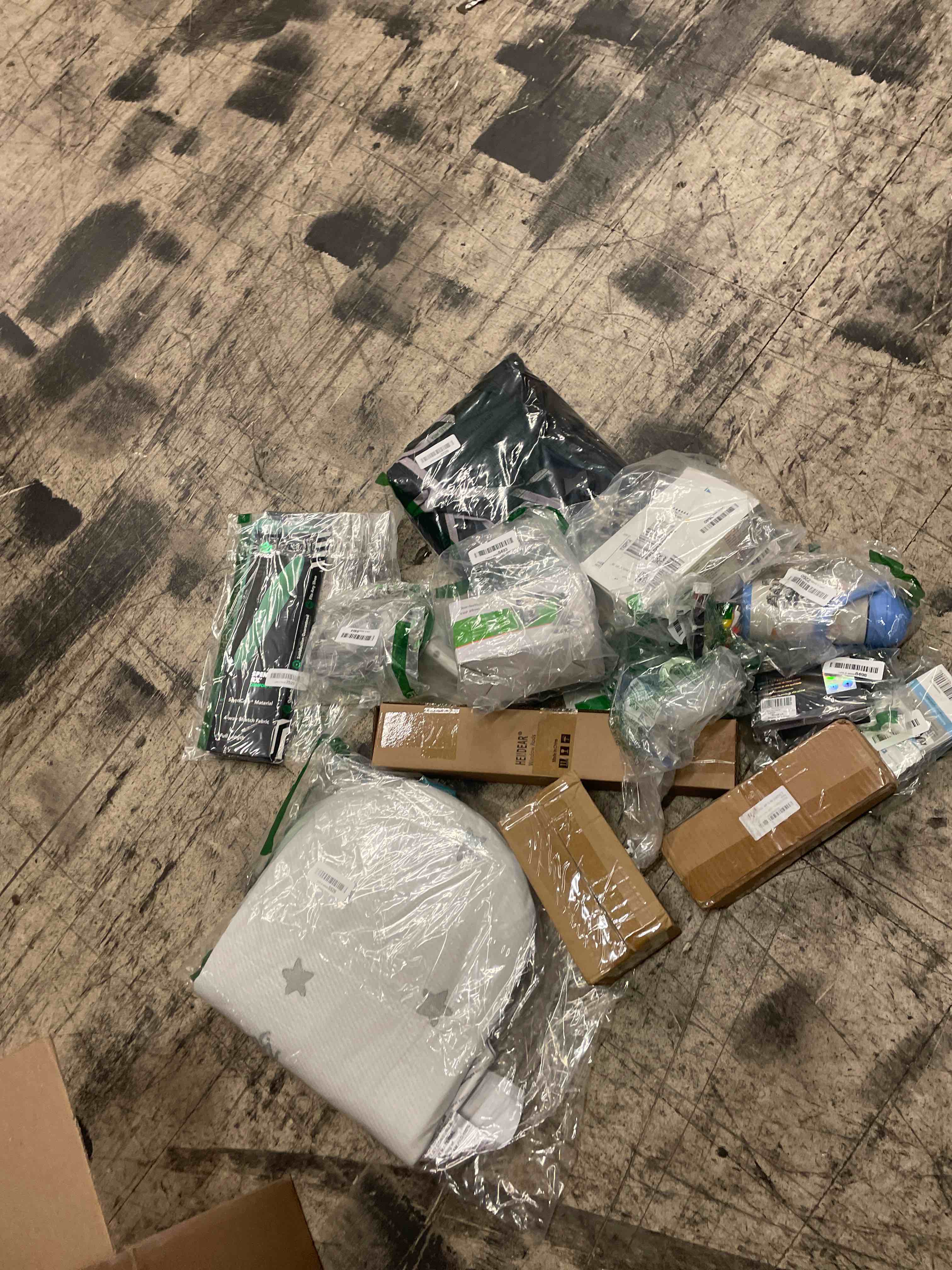 https://s3.amazonaws.com/lotting-images-prod/phillipi/TEA1795418_1755244741723.jpeg