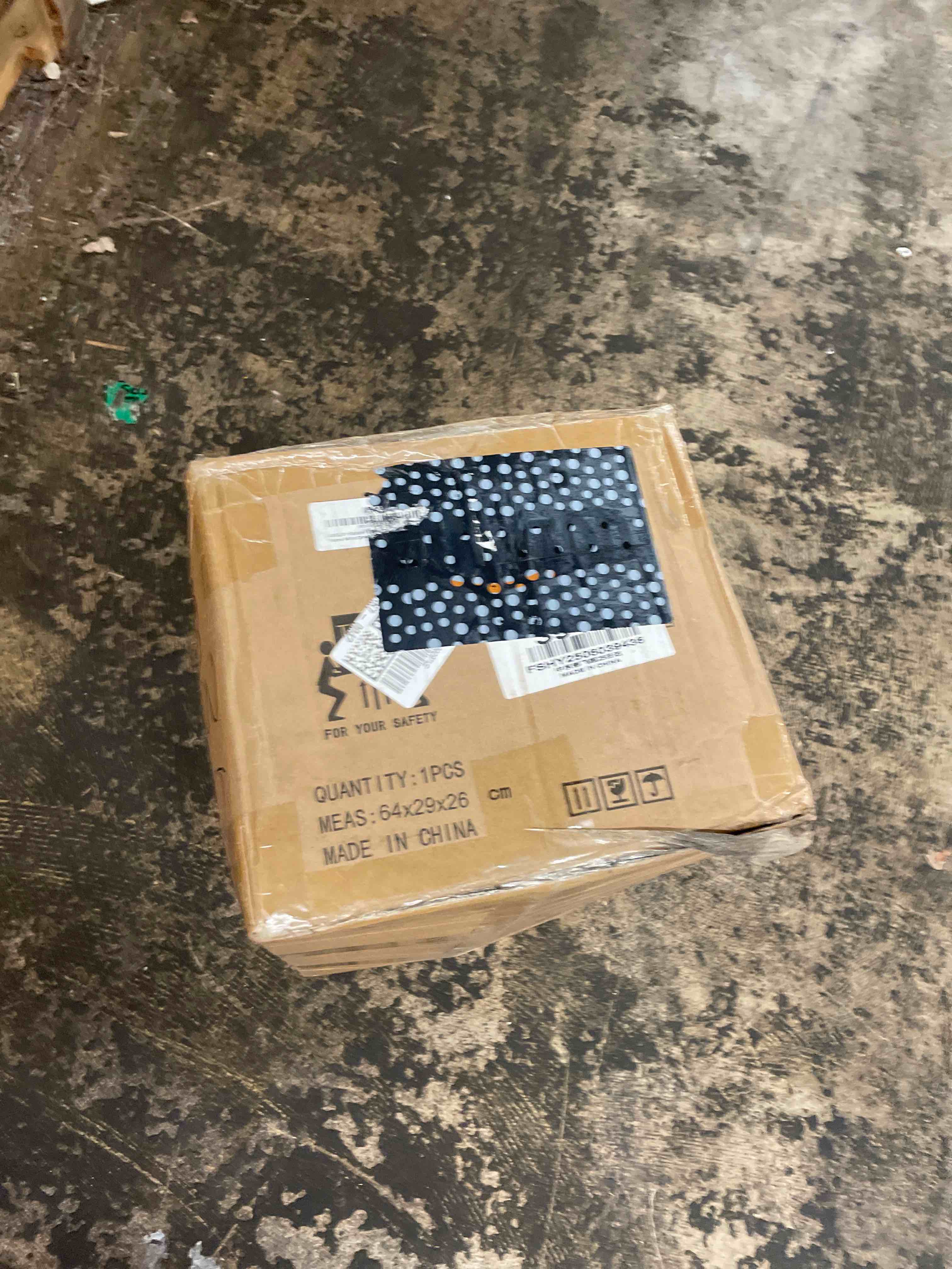 https://s3.amazonaws.com/lotting-images-prod/phillipi/TEA1795558_1755789593483.jpeg