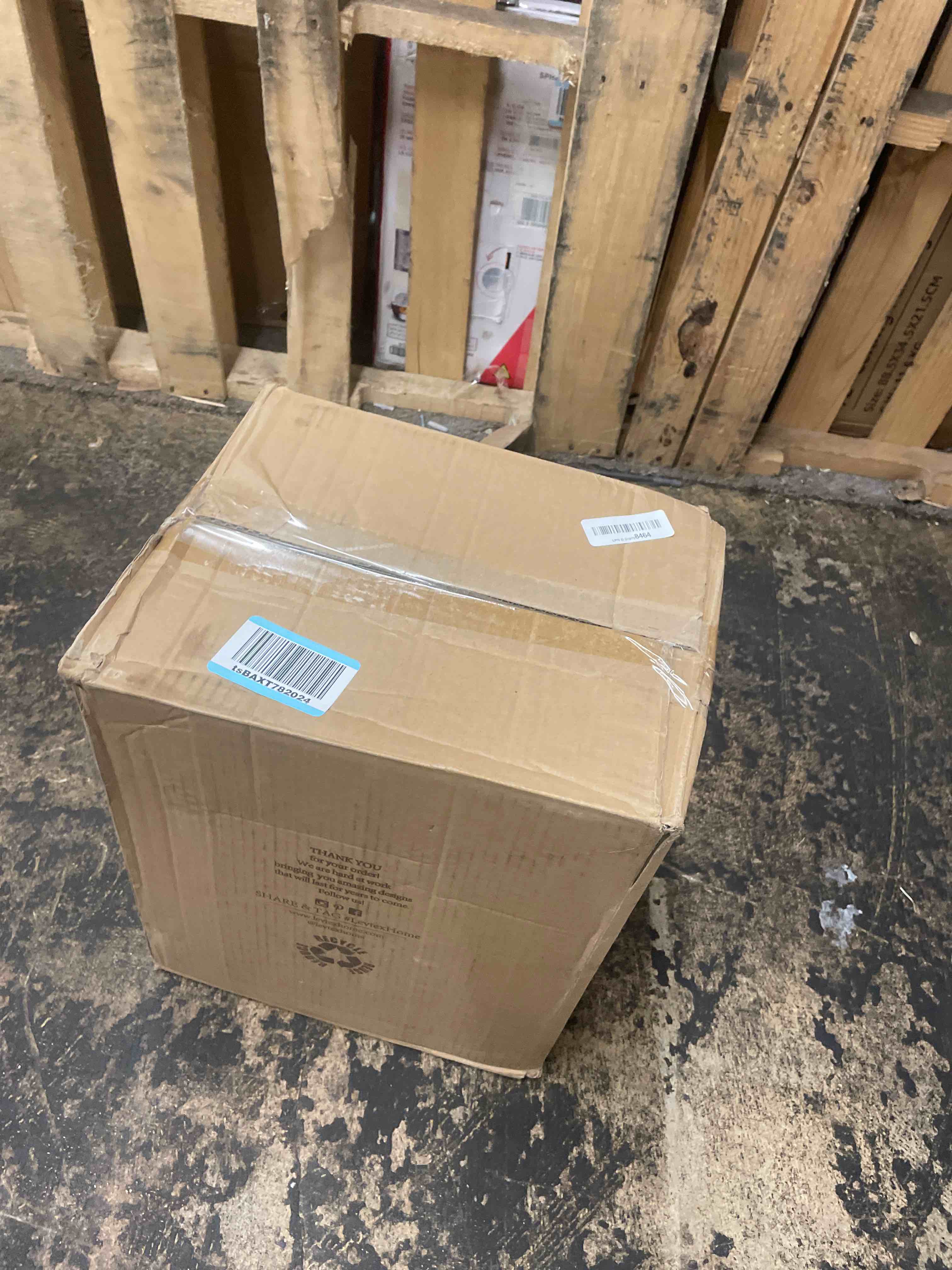 https://s3.amazonaws.com/lotting-images-prod/phillipi/TEA1795593_1755803511093.jpeg
