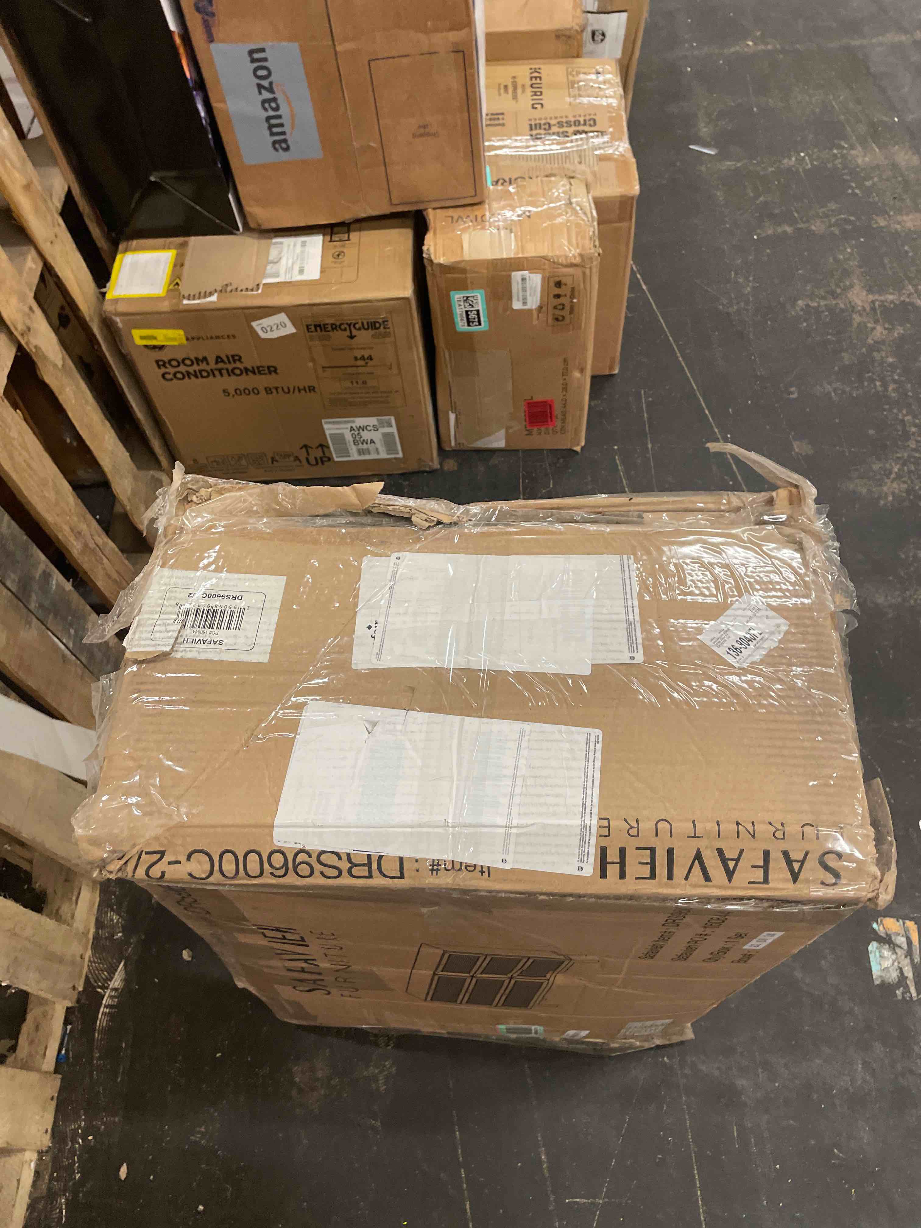https://s3.amazonaws.com/lotting-images-prod/phillipi/TEA1795679_1755845647554.jpeg