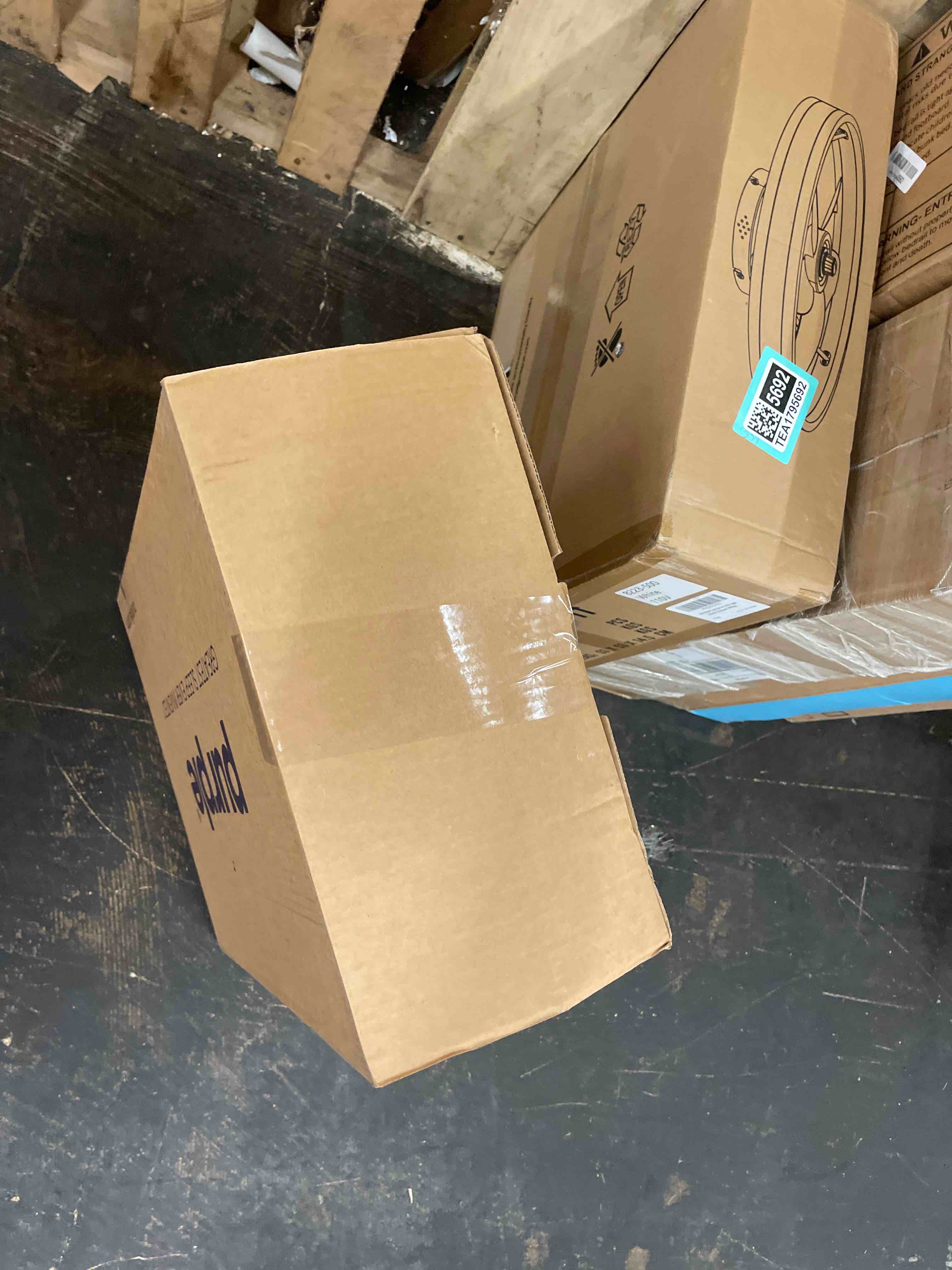 https://s3.amazonaws.com/lotting-images-prod/phillipi/TEA1795694_1755846698871.jpeg