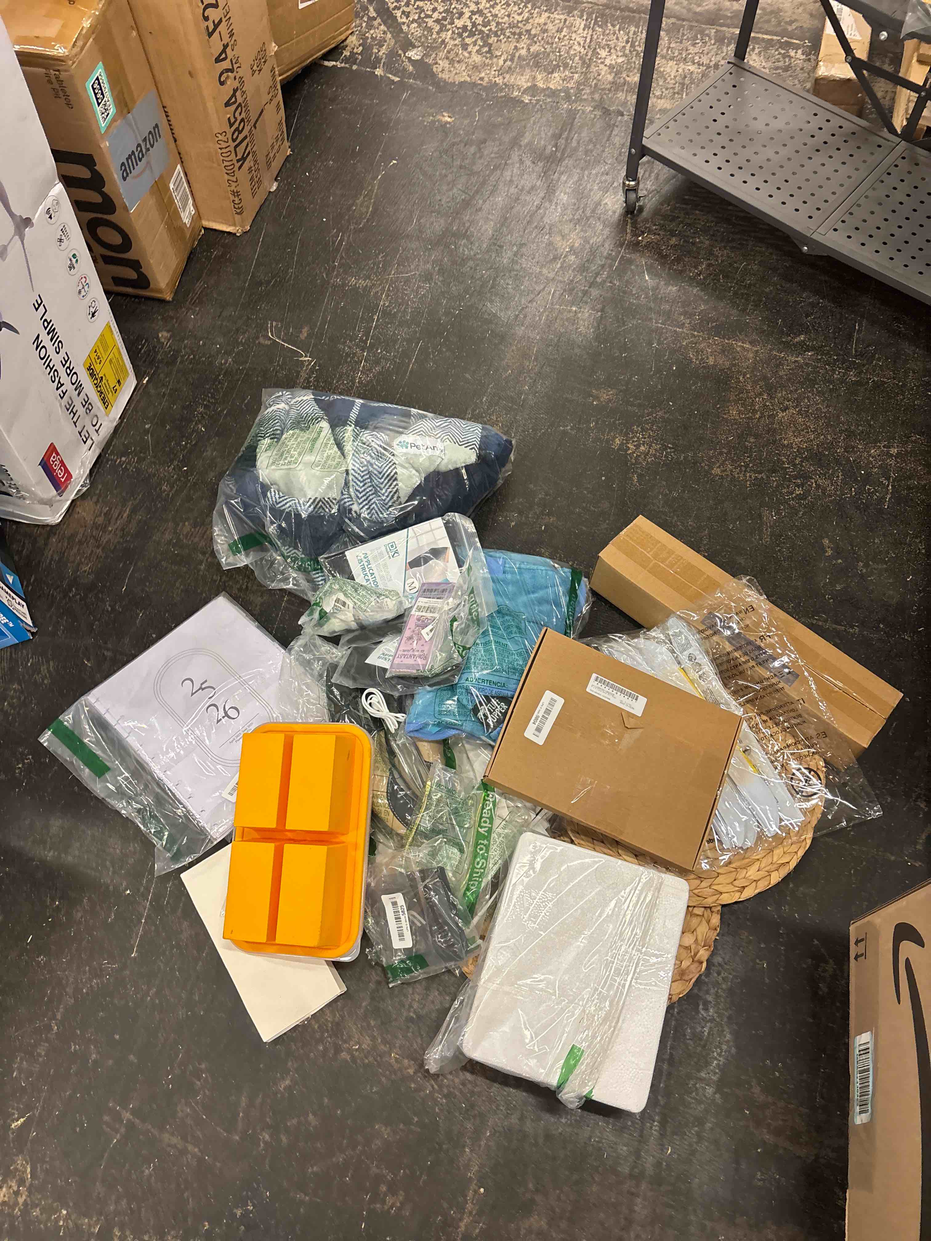 https://s3.amazonaws.com/lotting-images-prod/phillipi/TEA1795754_1756106689902.jpeg