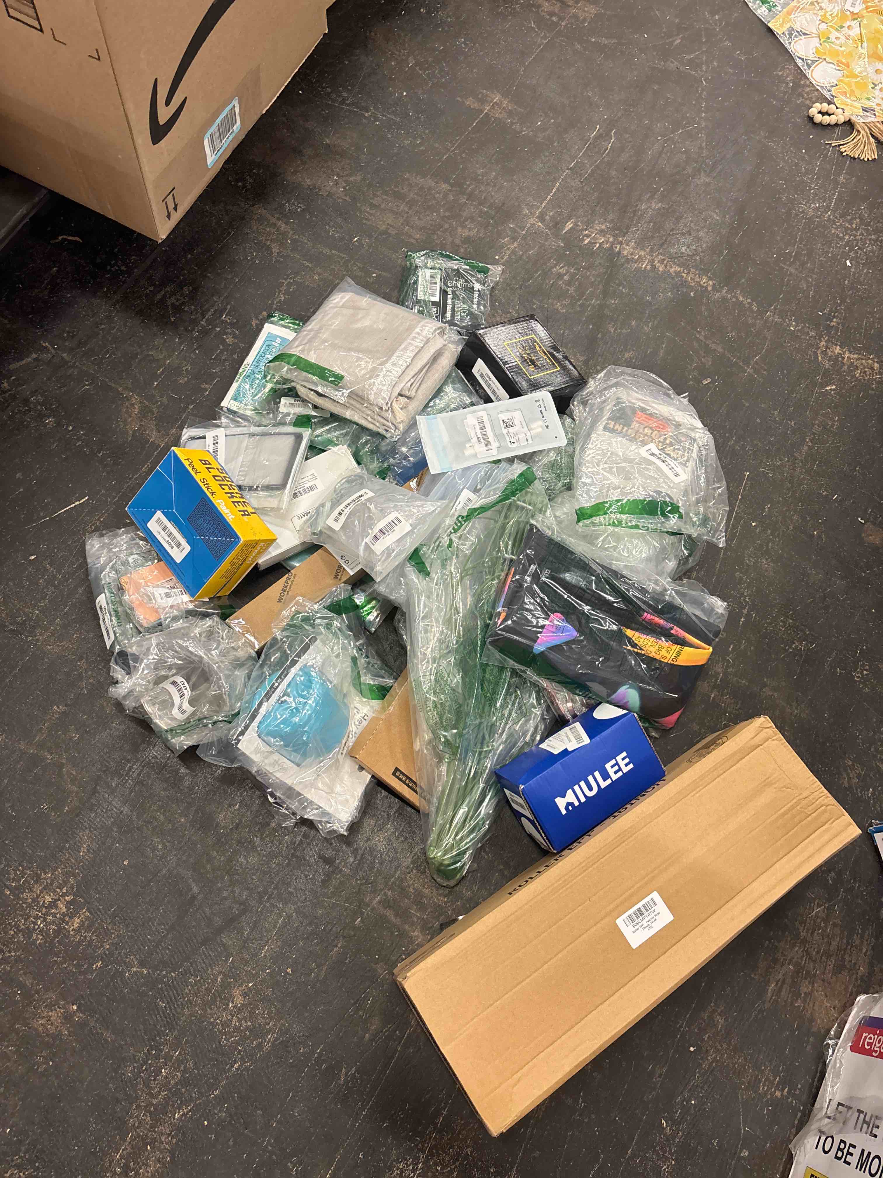 https://s3.amazonaws.com/lotting-images-prod/phillipi/TEA1795755_1756106503404.jpeg