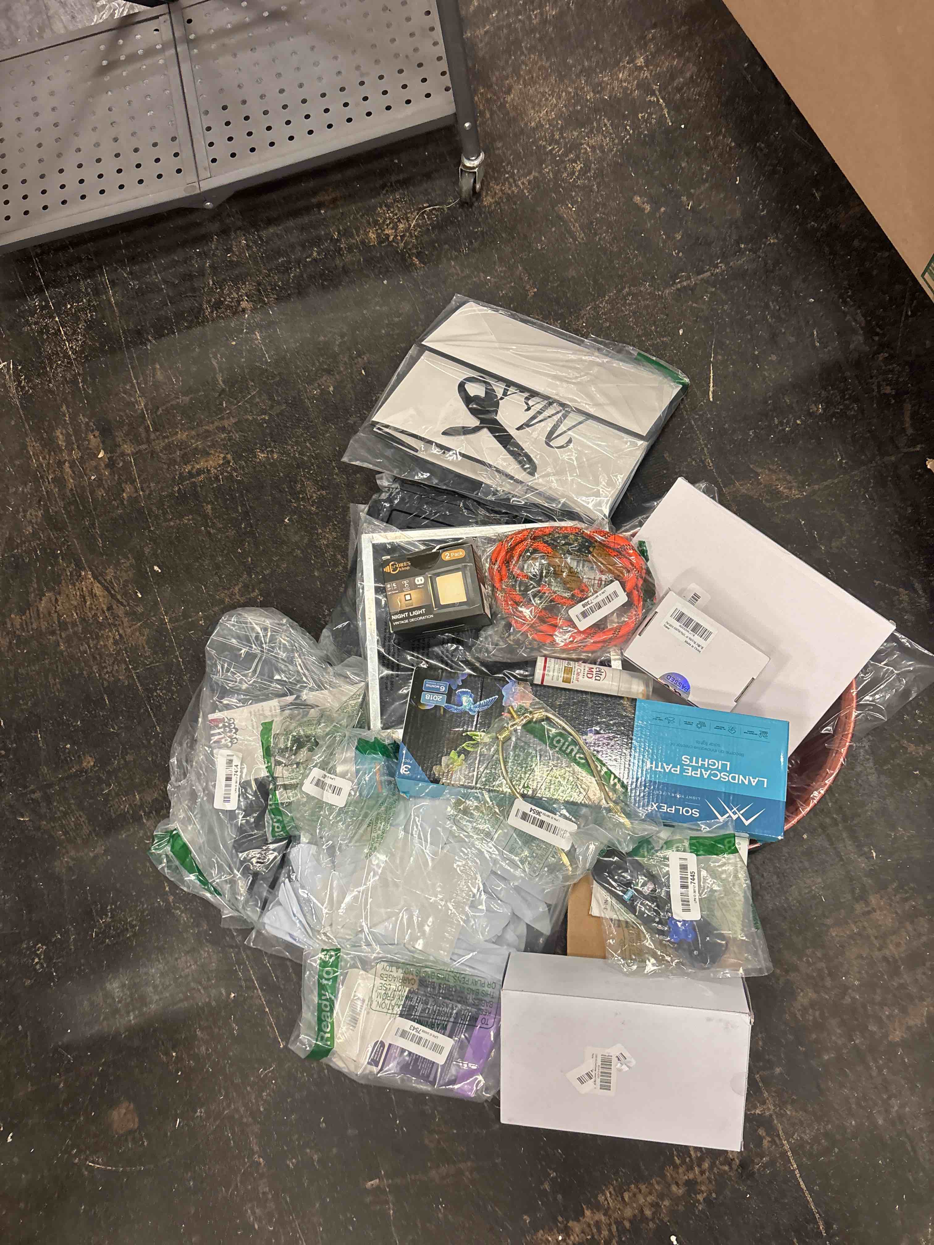 https://s3.amazonaws.com/lotting-images-prod/phillipi/TEA1795756_1756092666280.jpeg