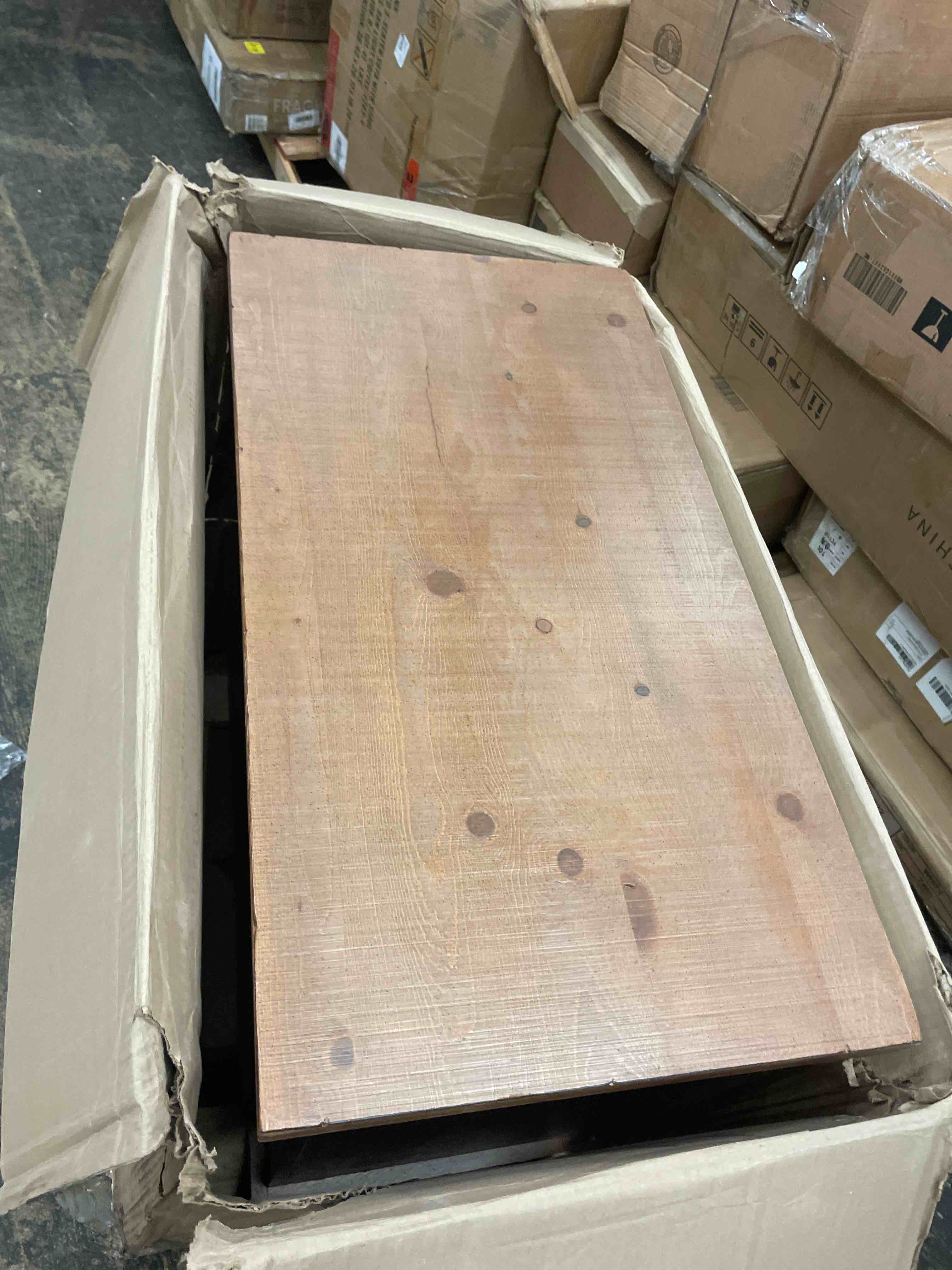 https://s3.amazonaws.com/lotting-images-prod/phillipi/TEA1796011_1756923715841.jpeg