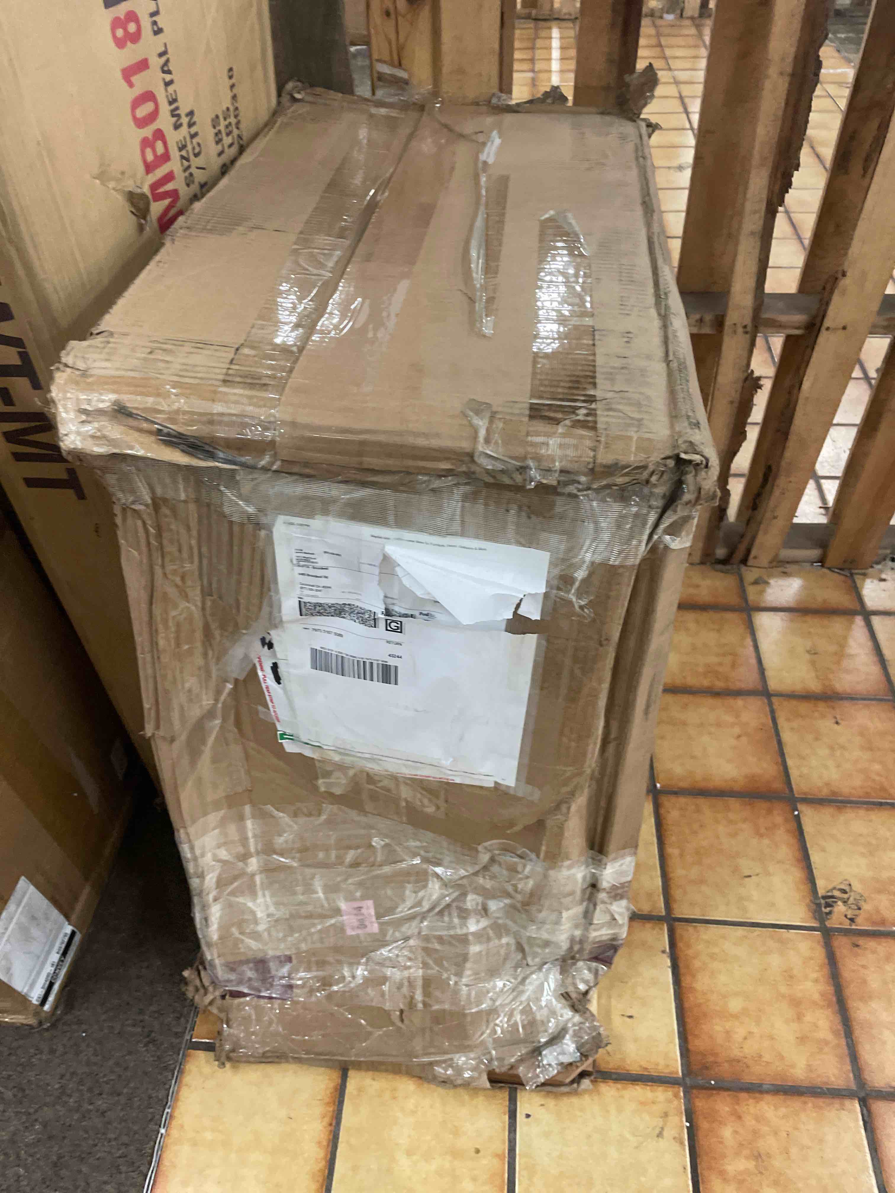 https://s3.amazonaws.com/lotting-images-prod/phillipi/TEA1796011_1756923792184.jpeg