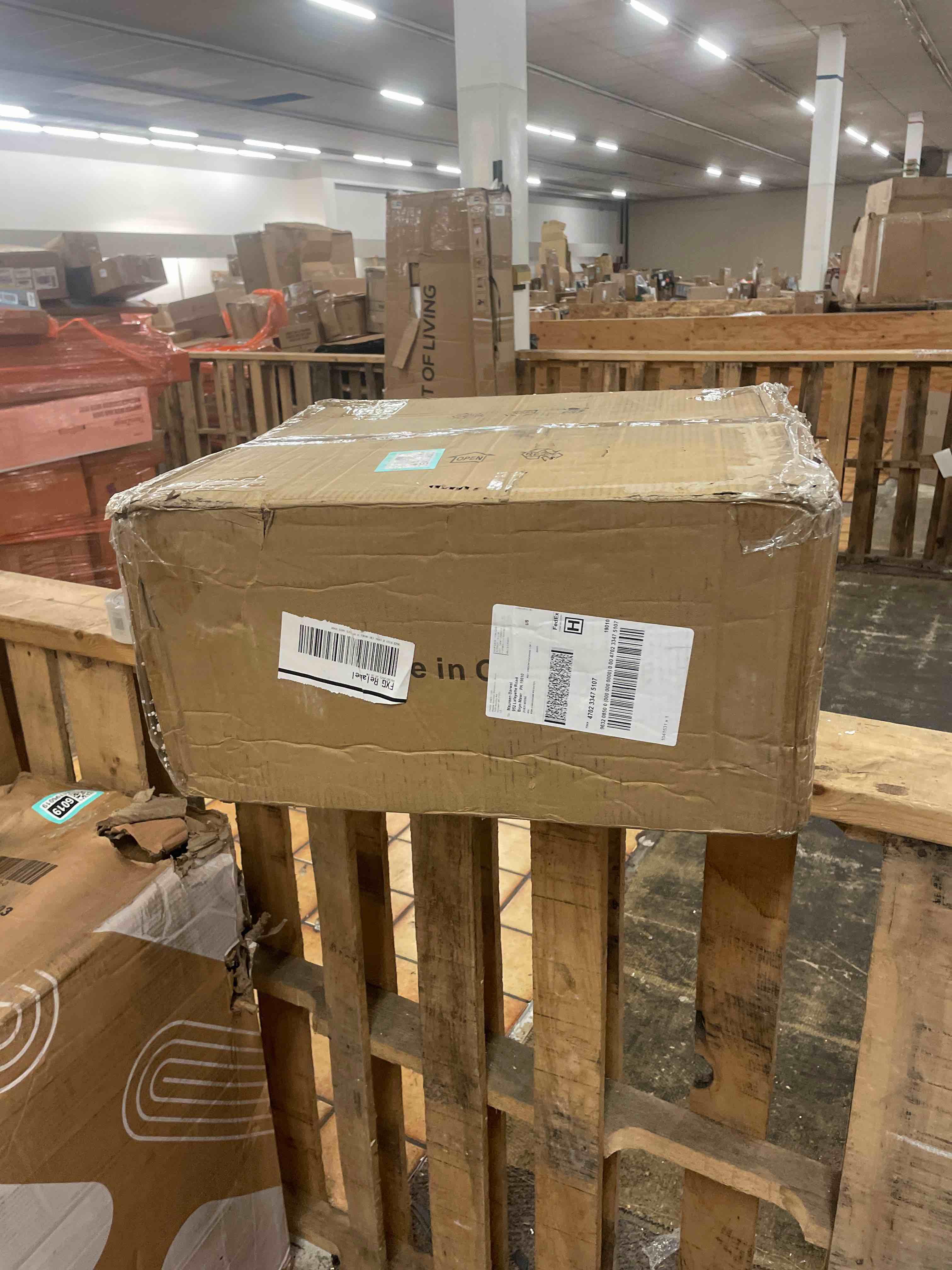 https://s3.amazonaws.com/lotting-images-prod/phillipi/TEA1796023_1756943356853.jpeg