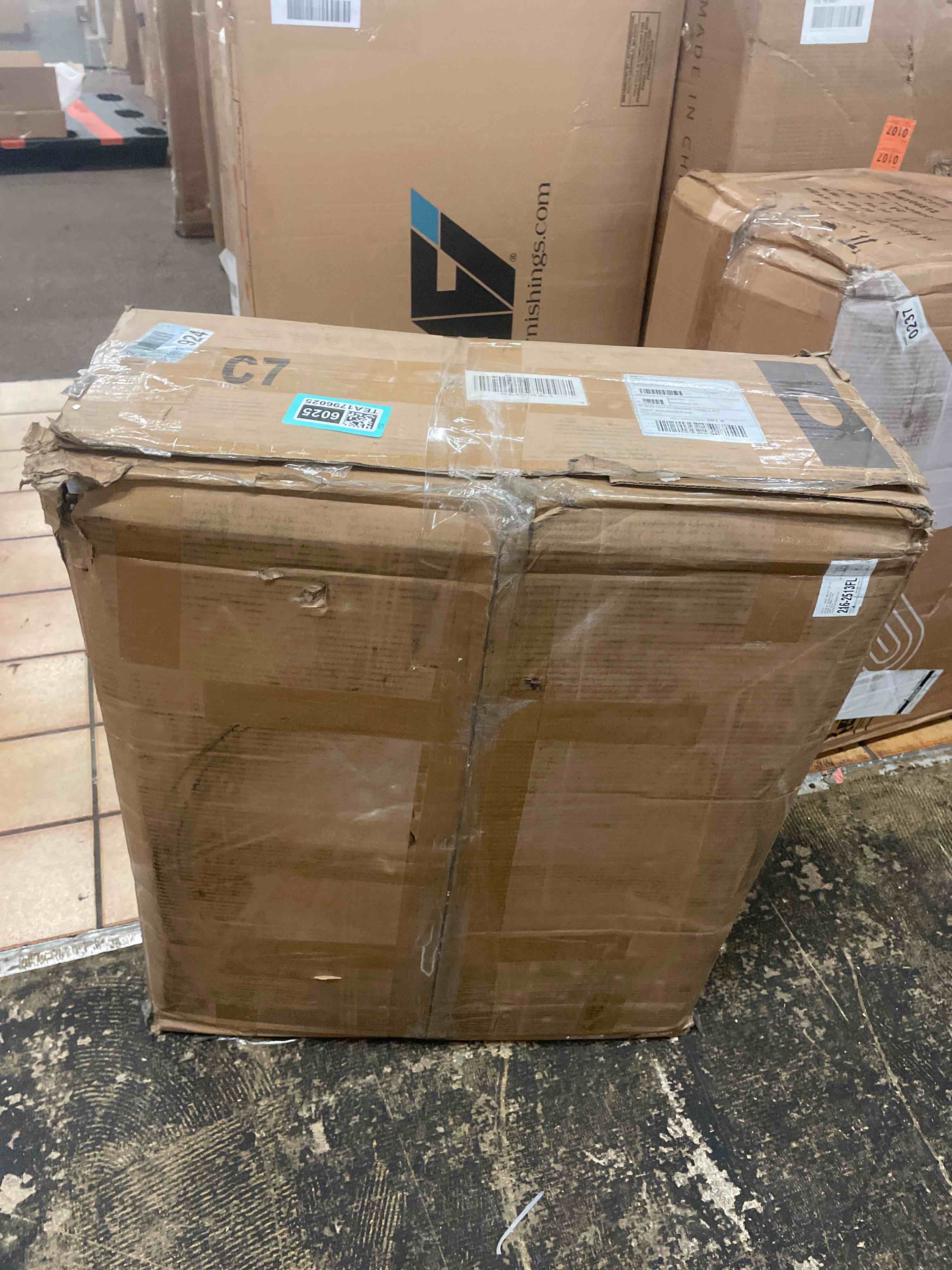 https://s3.amazonaws.com/lotting-images-prod/phillipi/TEA1796025_1756943803481.jpeg