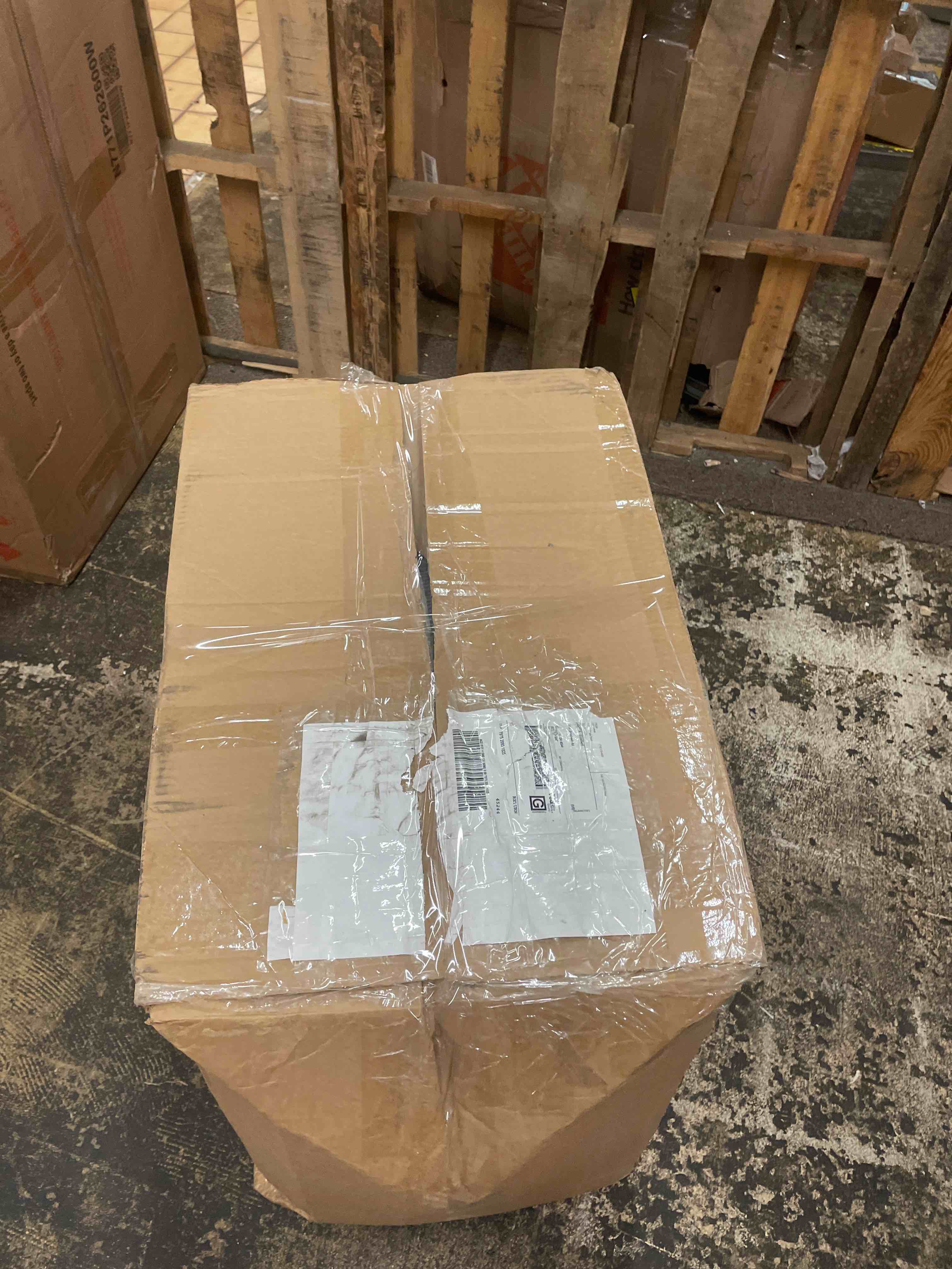 https://s3.amazonaws.com/lotting-images-prod/phillipi/TEA1796027_1756944666273.jpeg