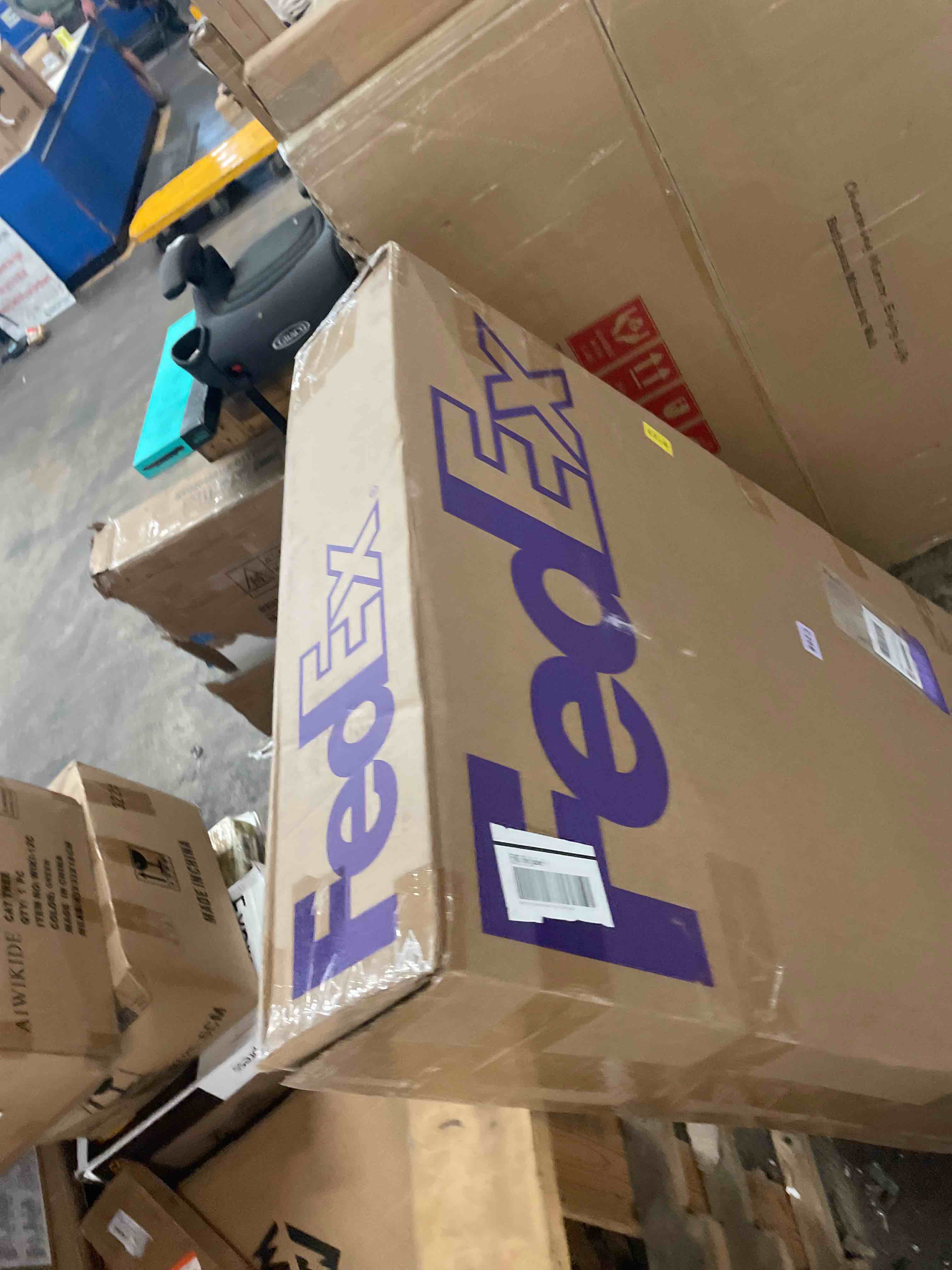 https://s3.amazonaws.com/lotting-images-prod/phillipi/TEA1796140_1757529195489.jpeg
