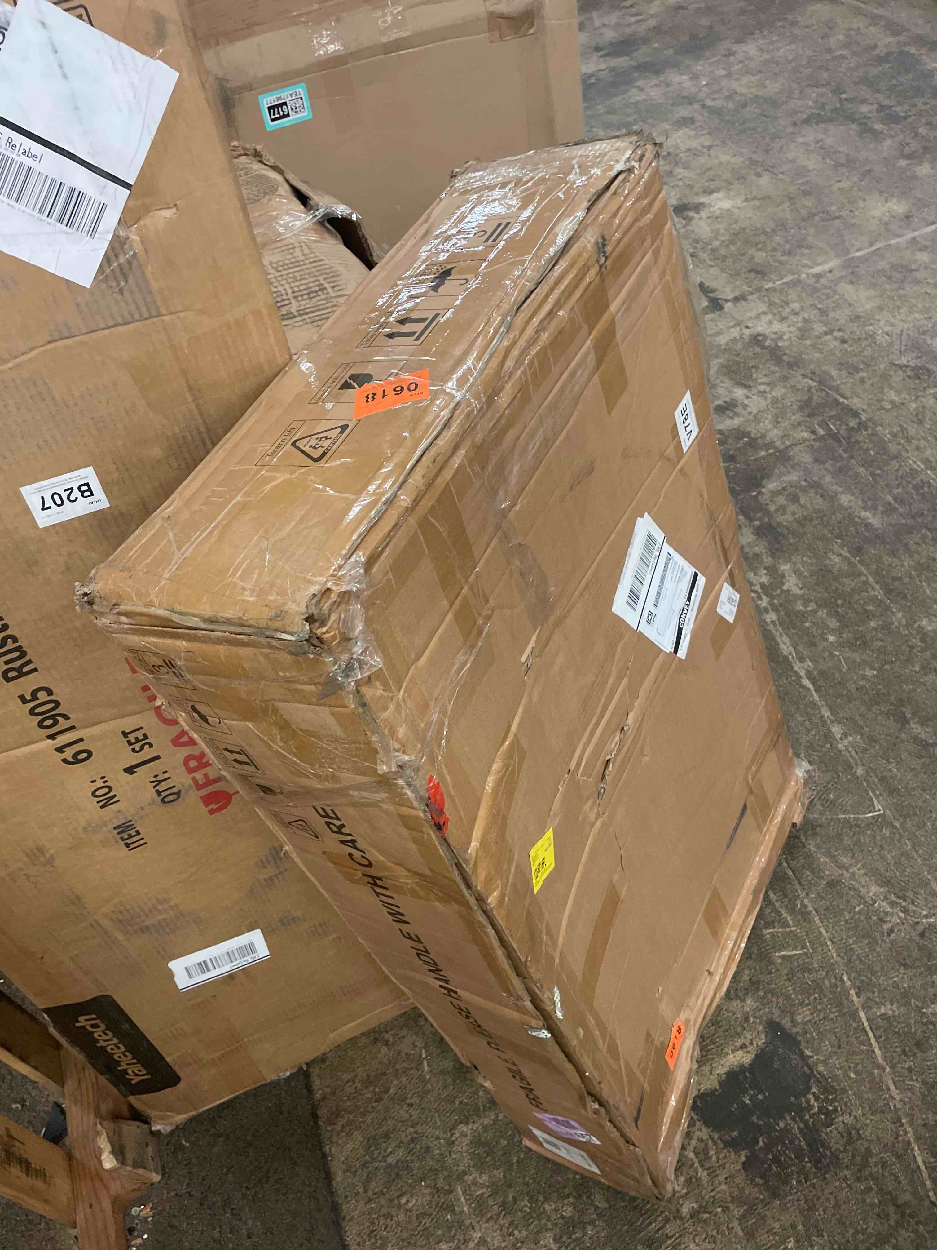 https://s3.amazonaws.com/lotting-images-prod/phillipi/TEA1796179_1757545766517.jpeg