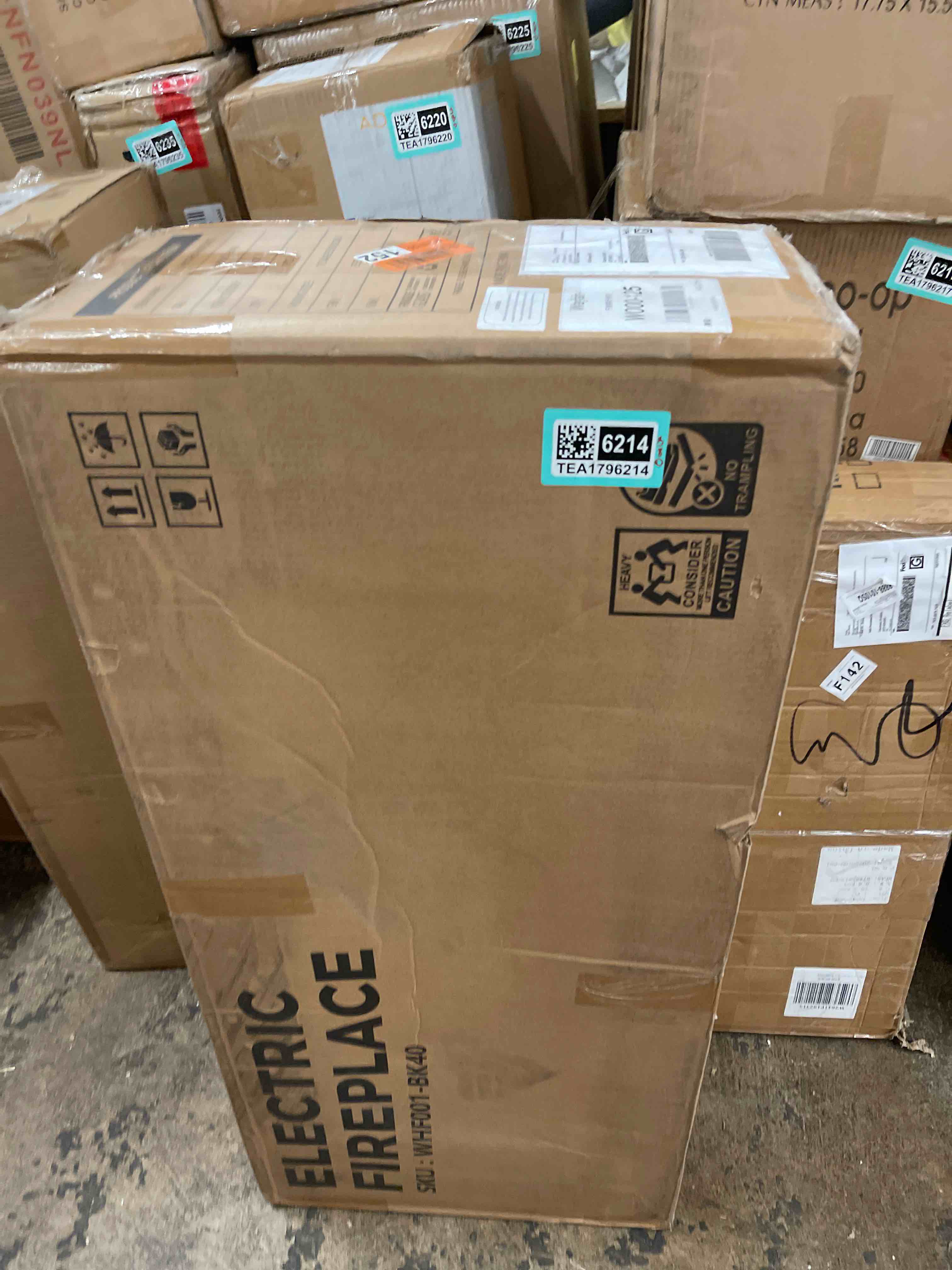 https://s3.amazonaws.com/lotting-images-prod/phillipi/TEA1796214_1757616695522.jpeg
