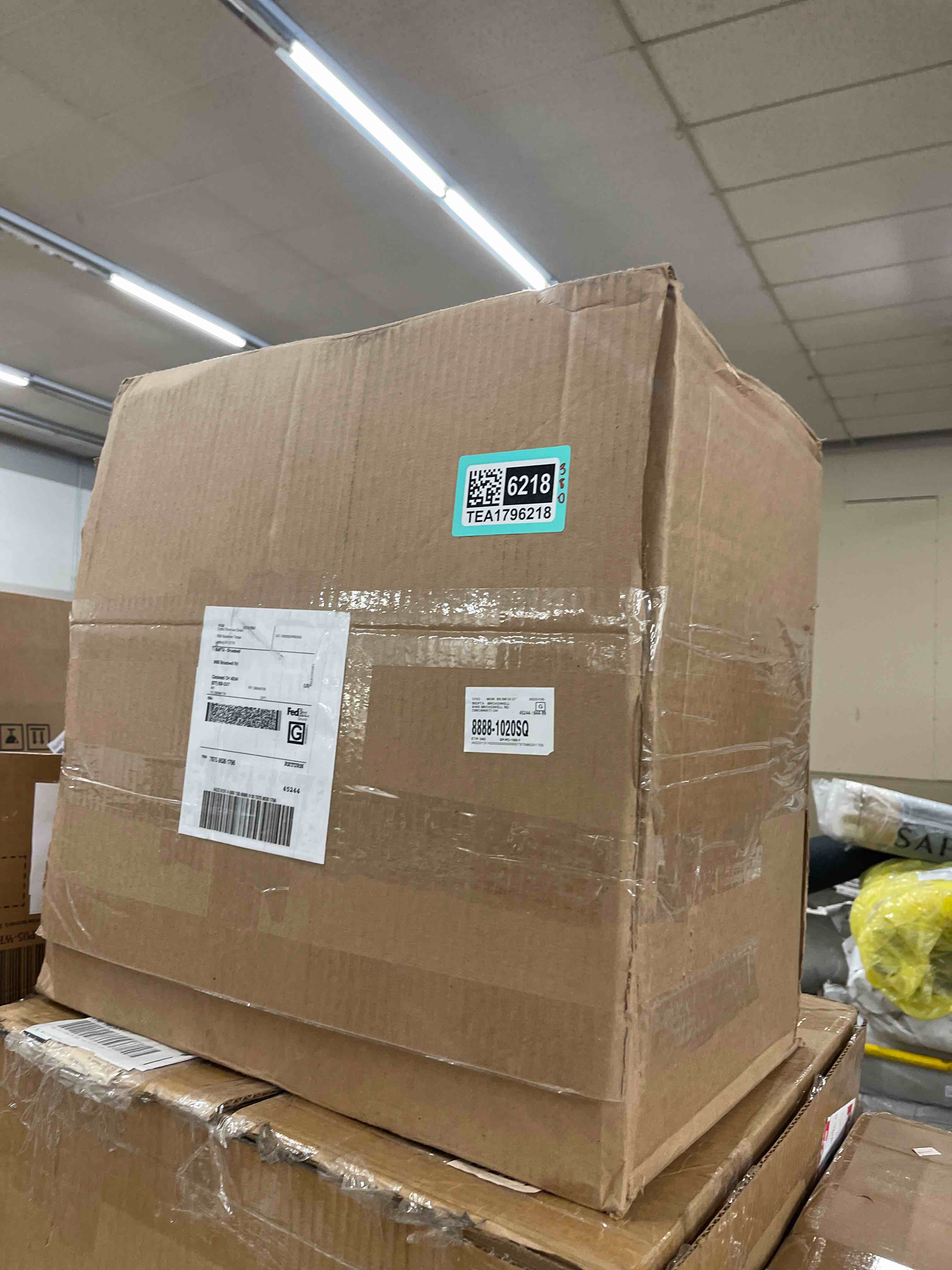 https://s3.amazonaws.com/lotting-images-prod/phillipi/TEA1796218_1757614752293.jpeg