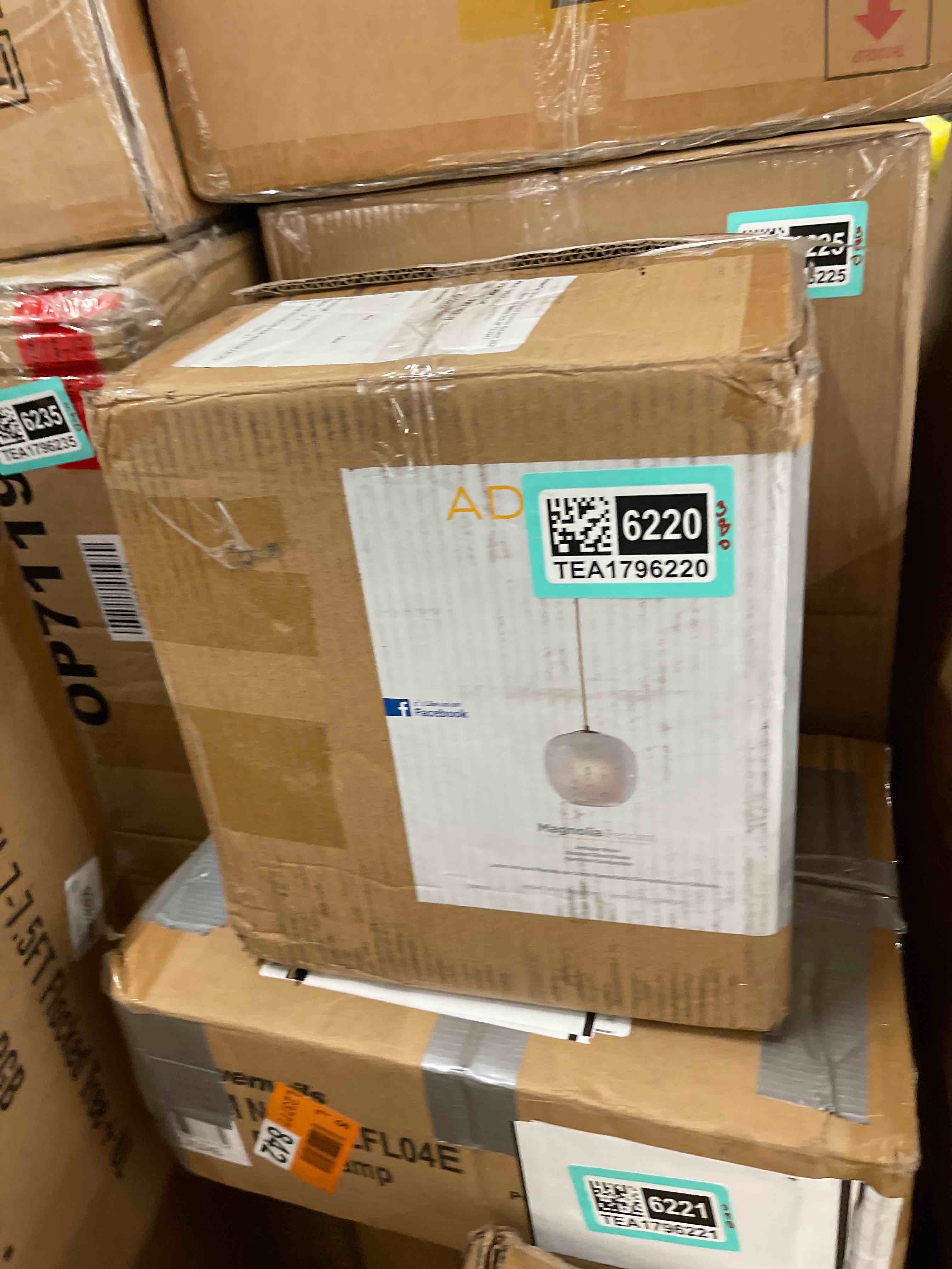 https://s3.amazonaws.com/lotting-images-prod/phillipi/TEA1796220_1757614146428.jpeg
