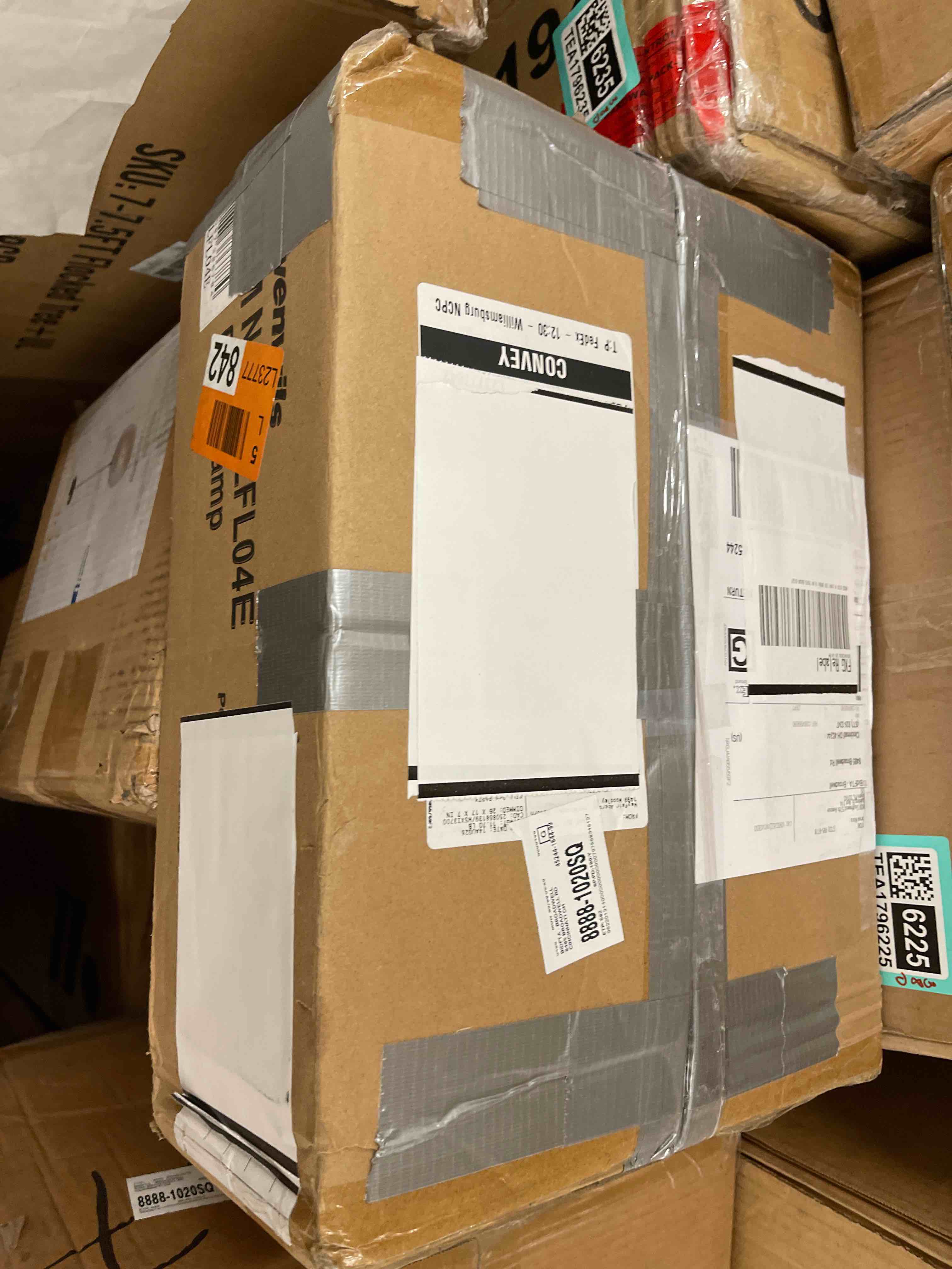 https://s3.amazonaws.com/lotting-images-prod/phillipi/TEA1796221_1757613976123.jpeg