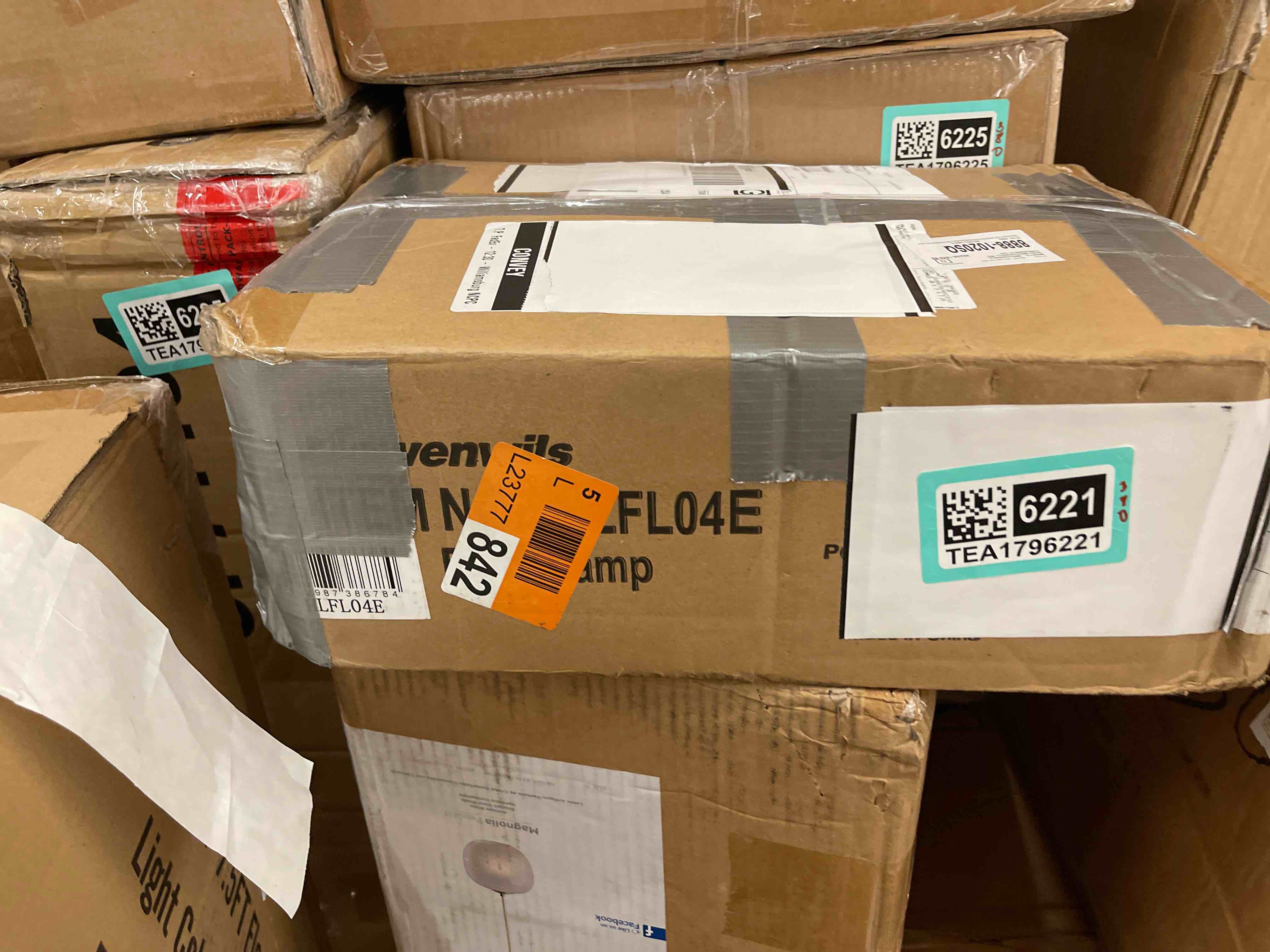 https://s3.amazonaws.com/lotting-images-prod/phillipi/TEA1796221_1757613986370.jpeg