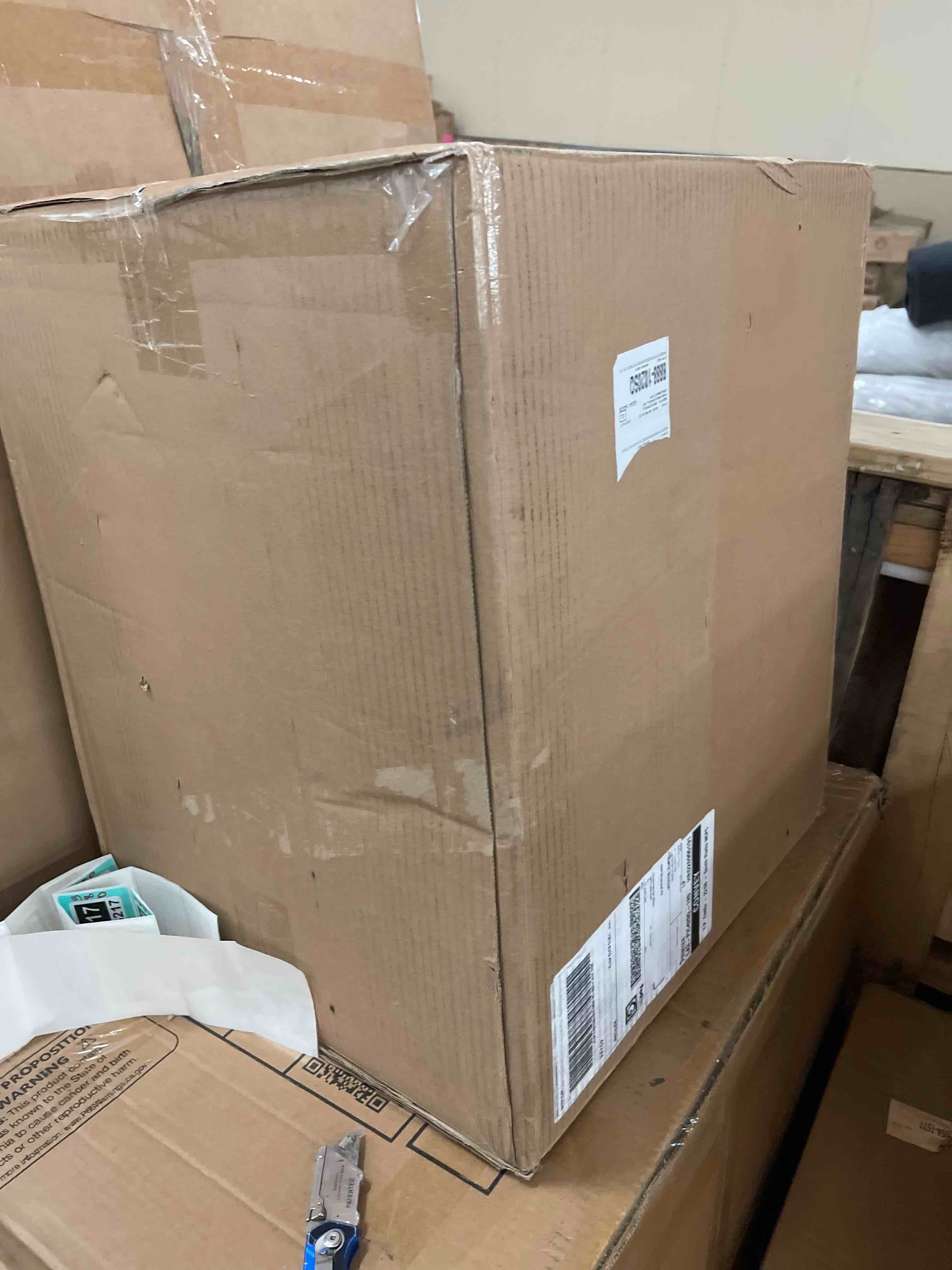 https://s3.amazonaws.com/lotting-images-prod/phillipi/TEA1796225_1757611875707.jpeg