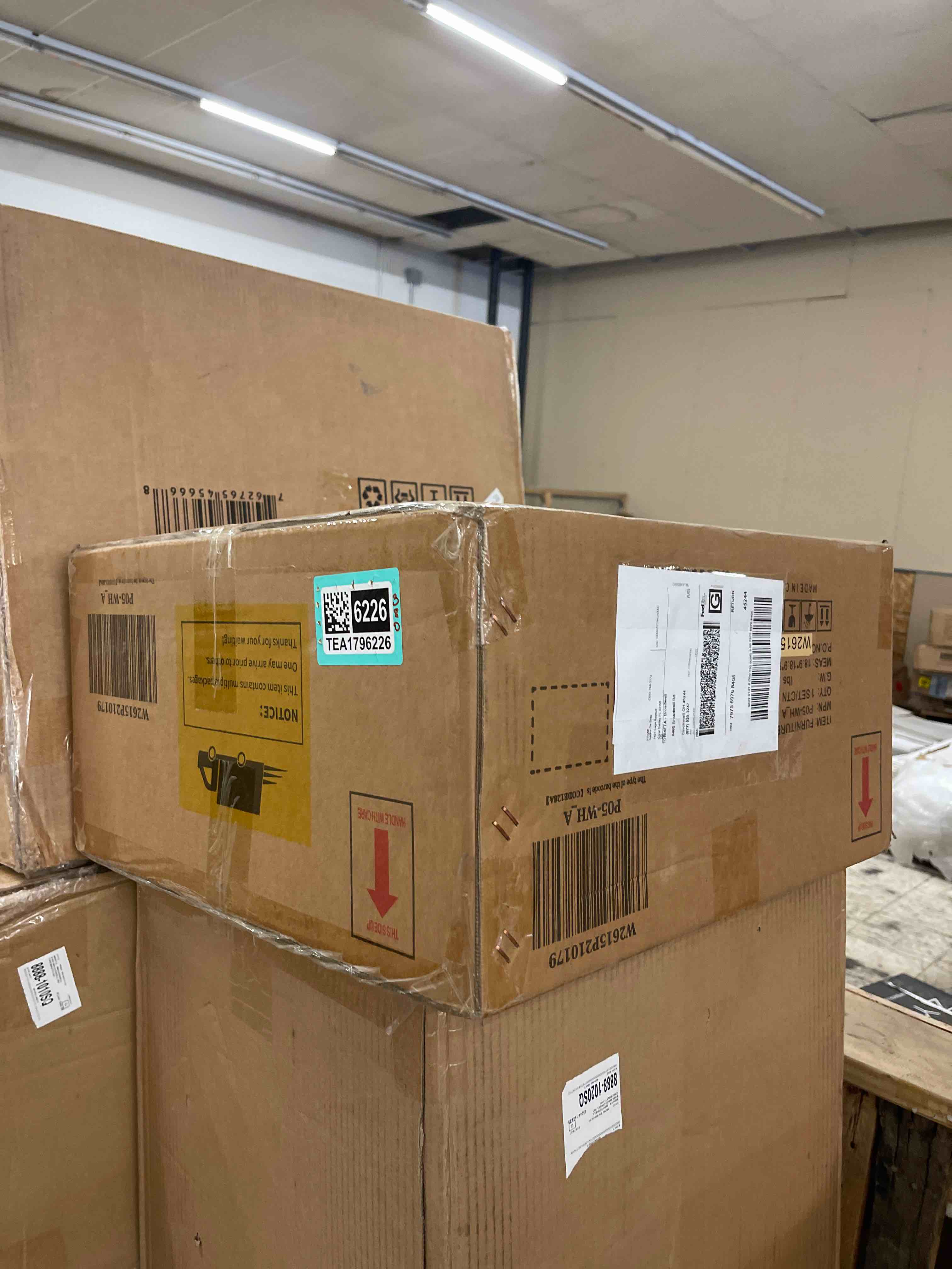https://s3.amazonaws.com/lotting-images-prod/phillipi/TEA1796226_1757611629447.jpeg