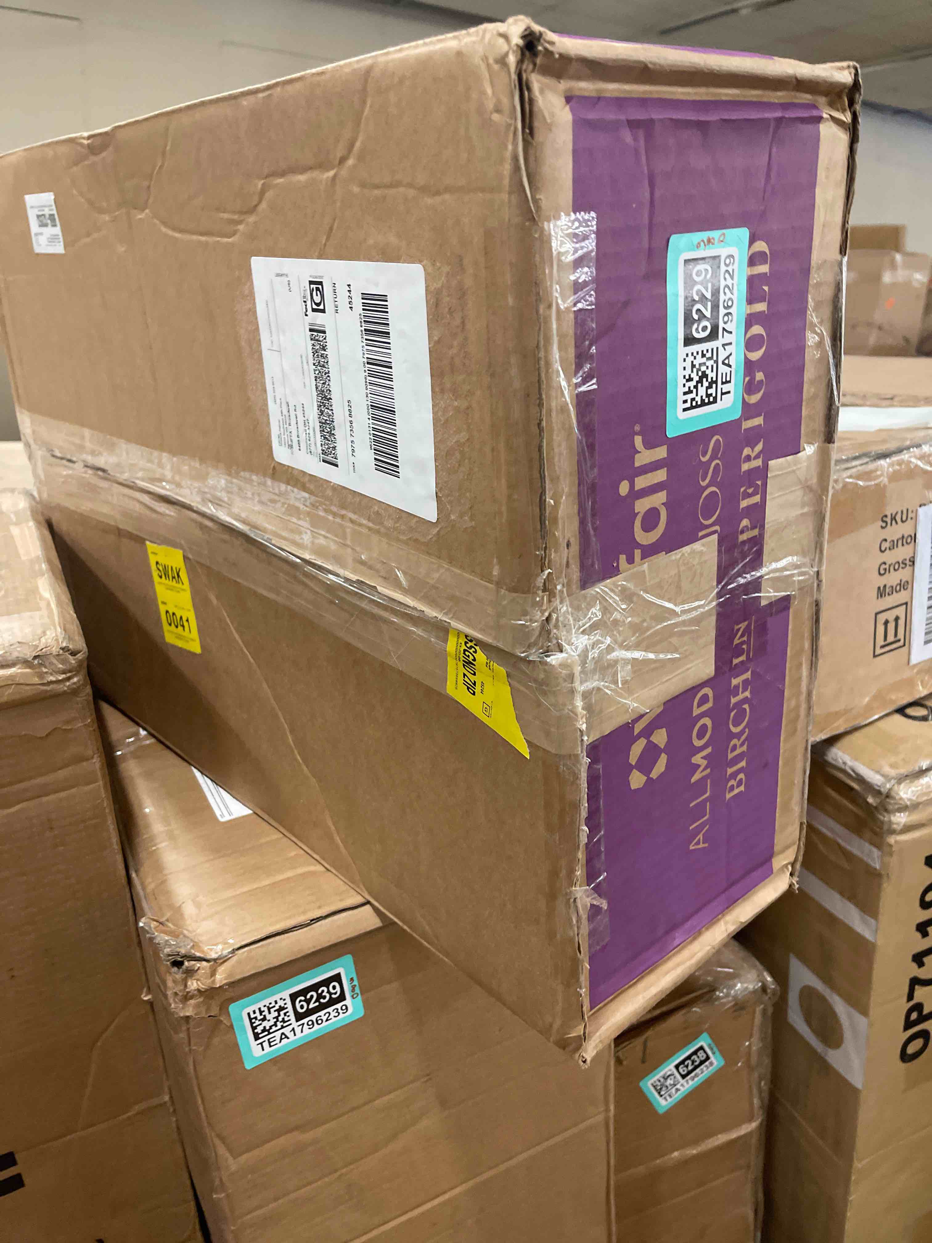 https://s3.amazonaws.com/lotting-images-prod/phillipi/TEA1796229_1757610826039.jpeg