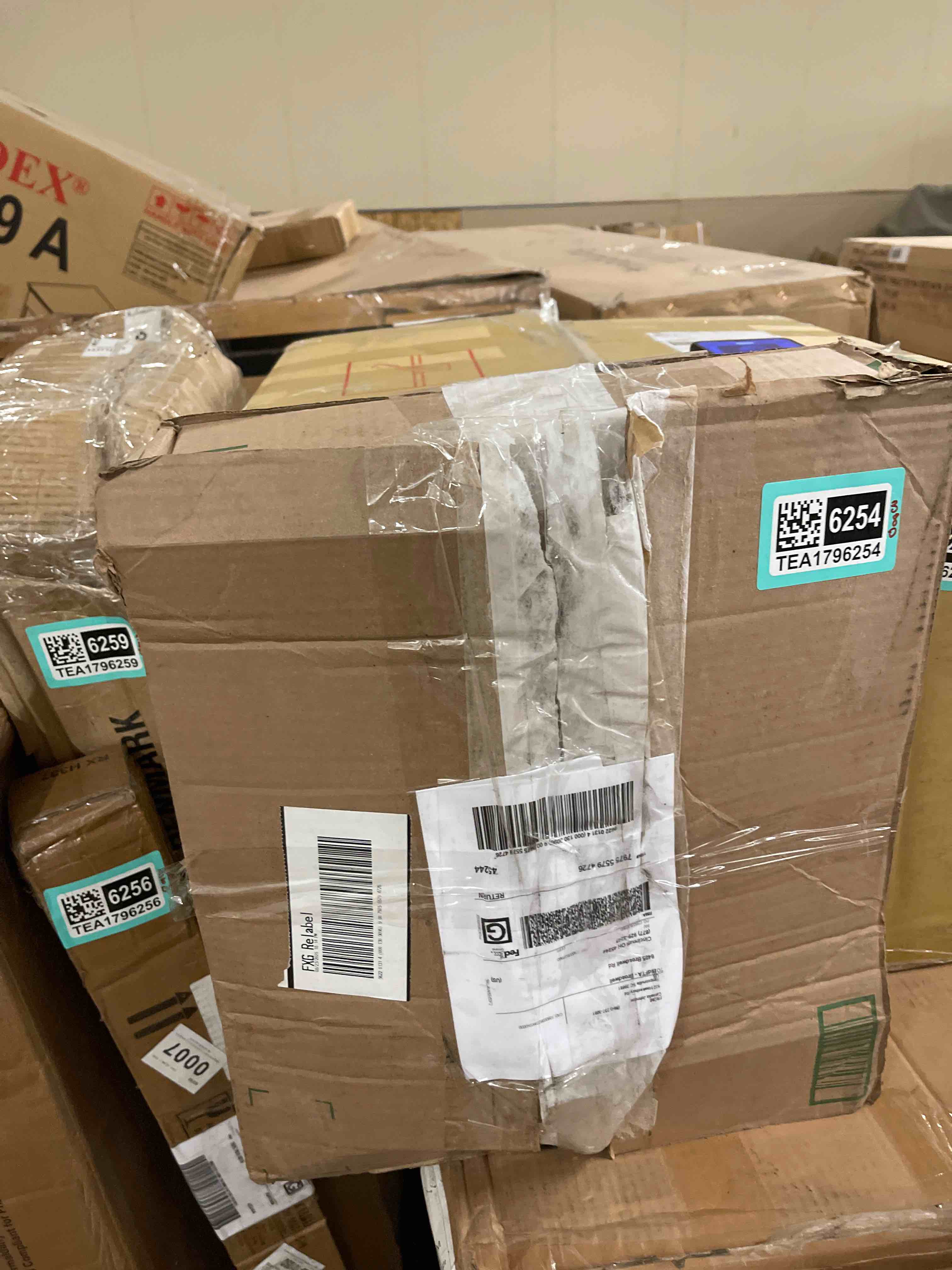 https://s3.amazonaws.com/lotting-images-prod/phillipi/TEA1796254_1757544541200.jpeg