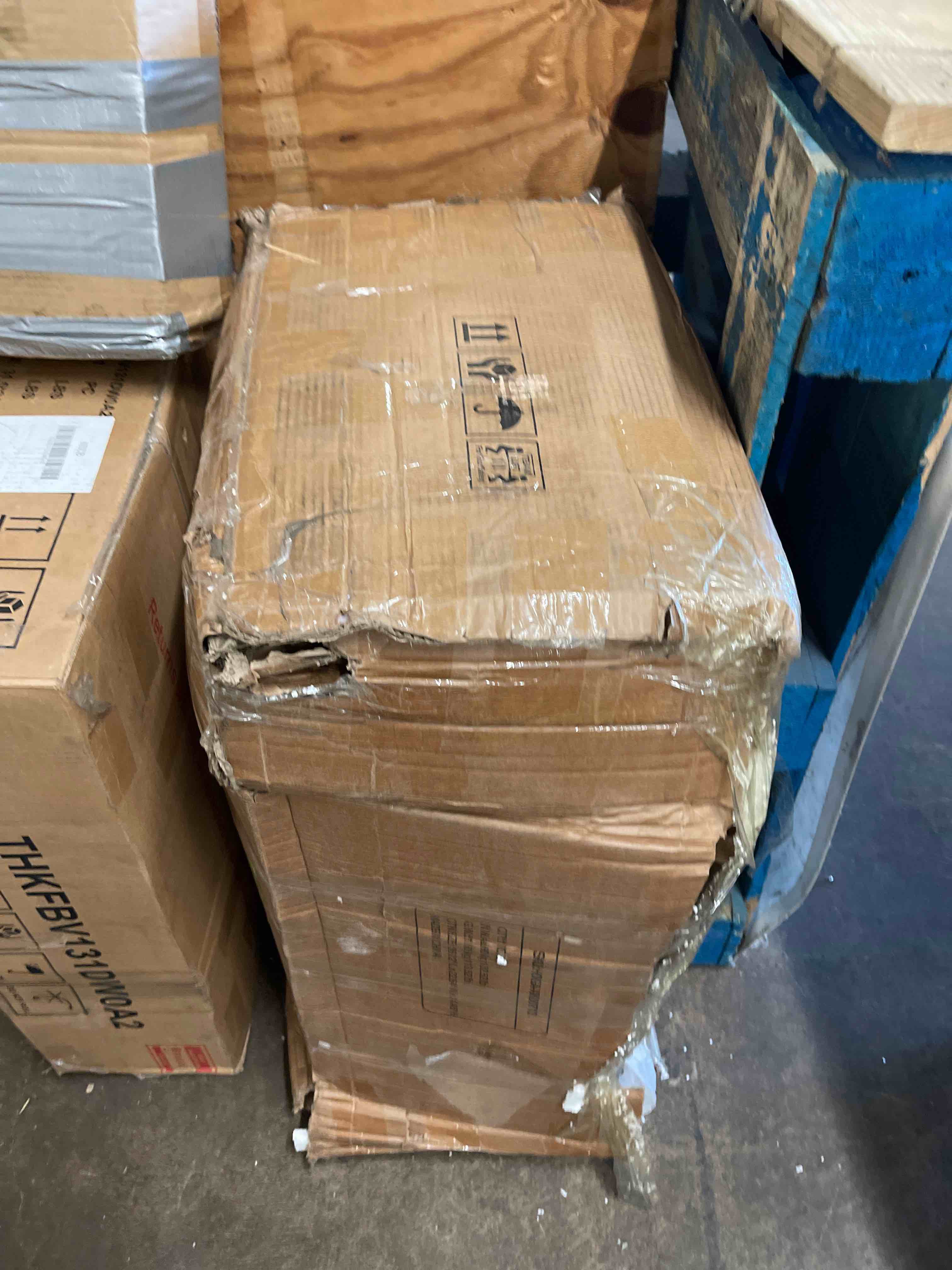 https://s3.amazonaws.com/lotting-images-prod/phillipi/TEA1796273_1757624433987.jpeg