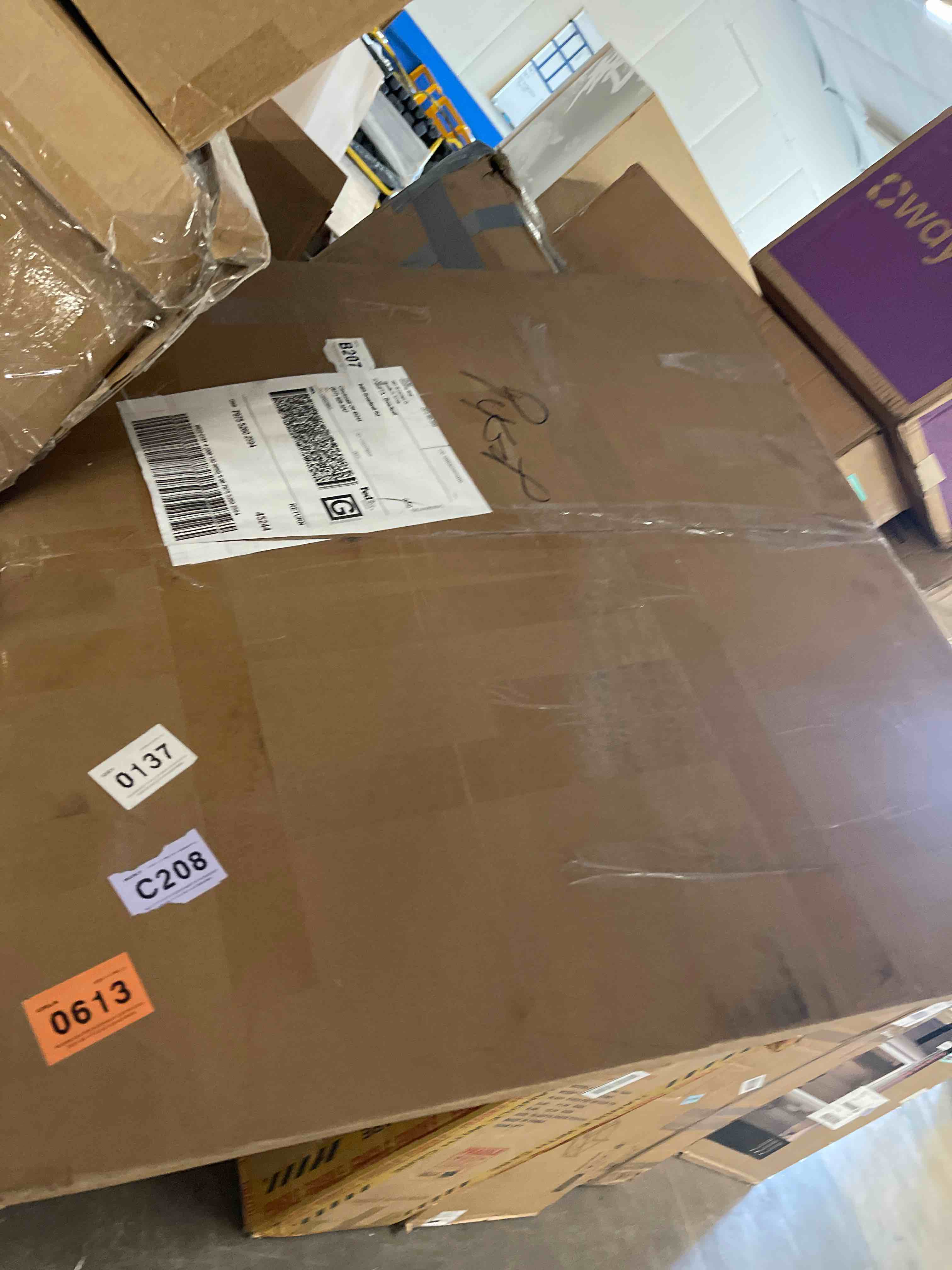 https://s3.amazonaws.com/lotting-images-prod/phillipi/TEA1796287_1757689235762.jpeg