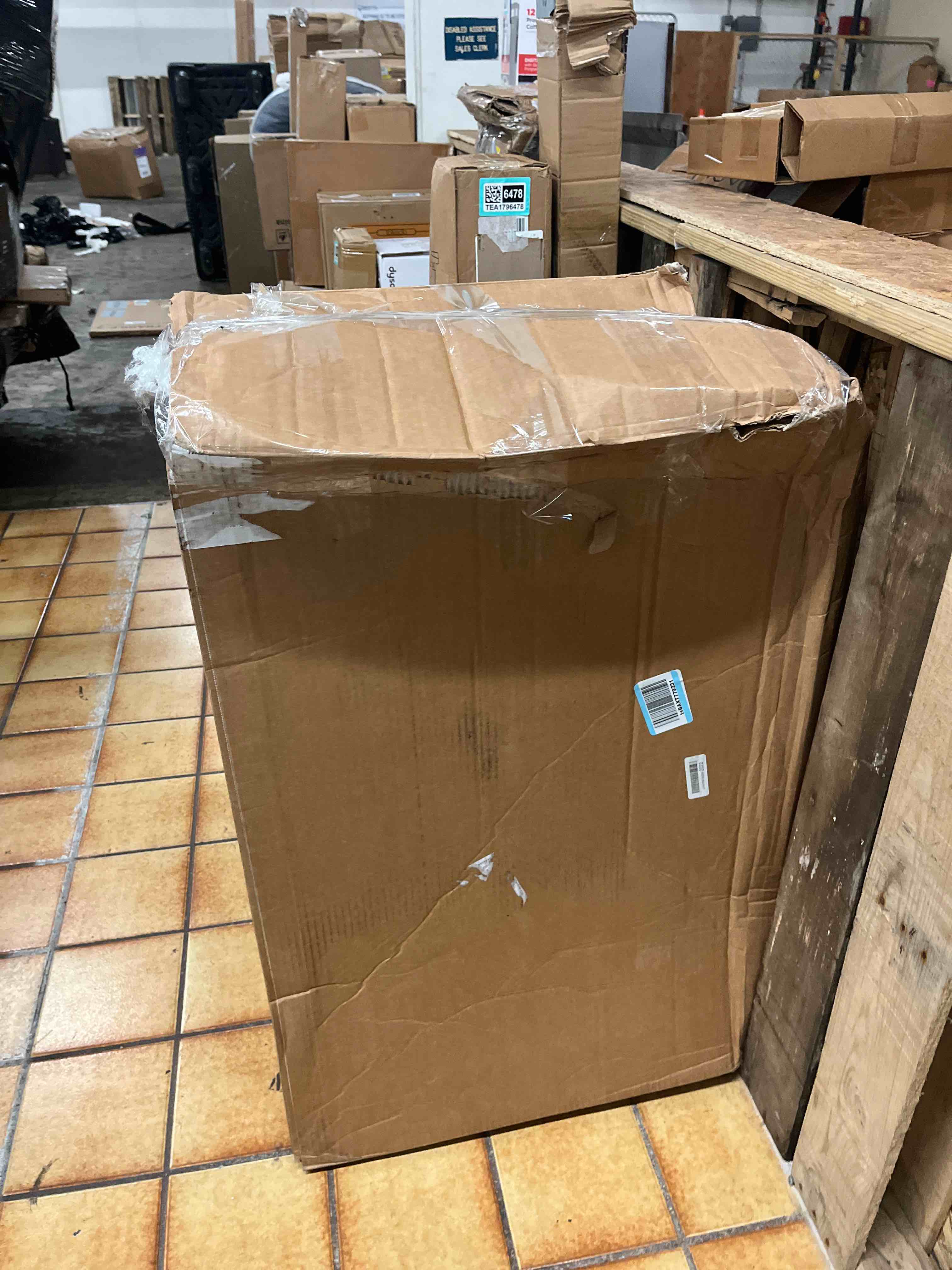 https://s3.amazonaws.com/lotting-images-prod/phillipi/TEA1796486_1758587410062.jpeg