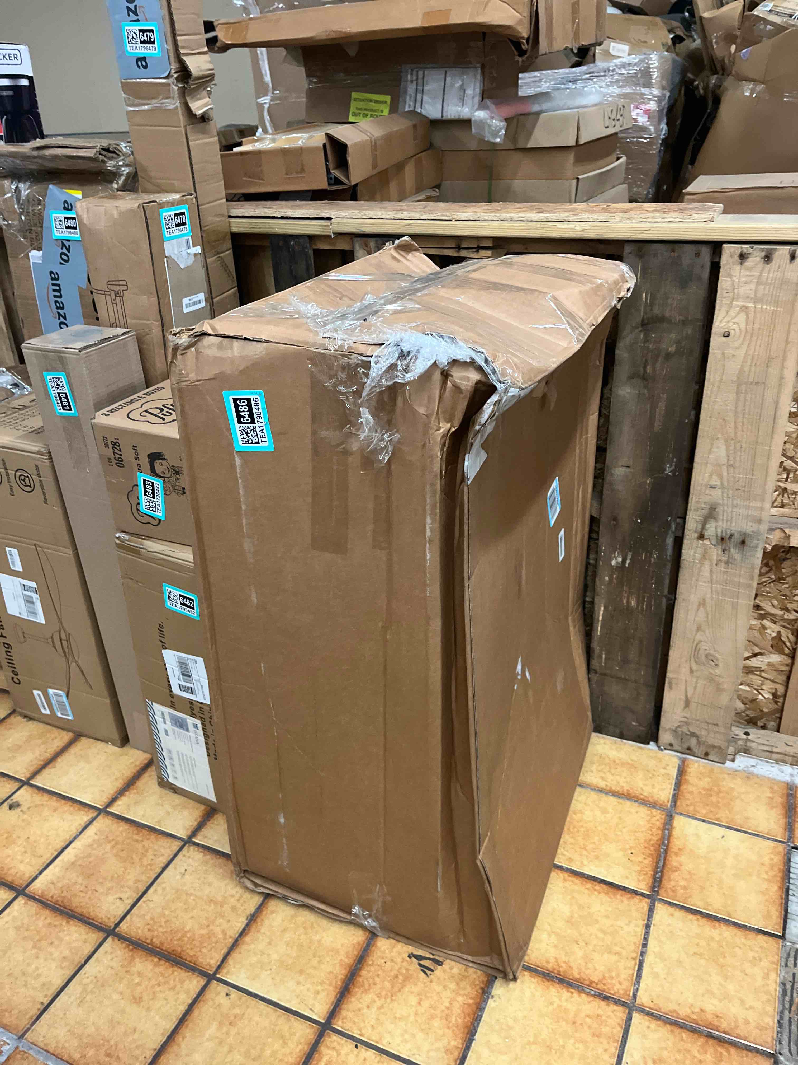 https://s3.amazonaws.com/lotting-images-prod/phillipi/TEA1796486_1758587412255.jpeg