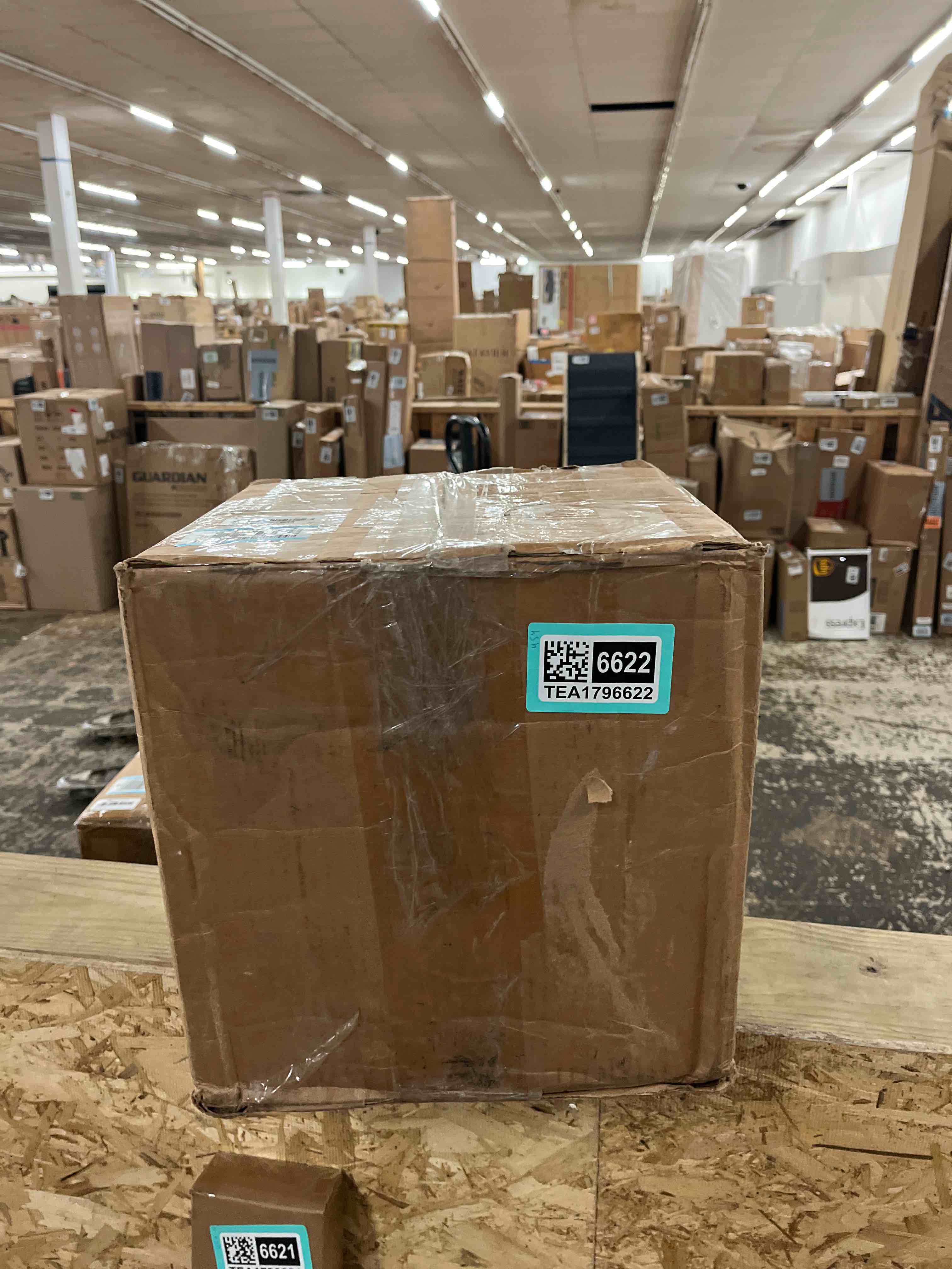 https://s3.amazonaws.com/lotting-images-prod/phillipi/TEA1796622_1758673053161.jpeg